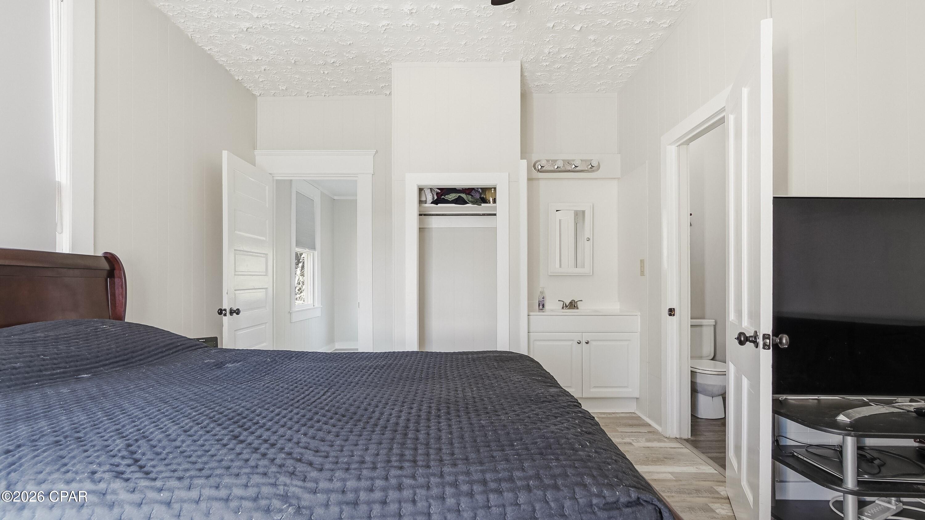 Image 12 For 4404 Broad Street