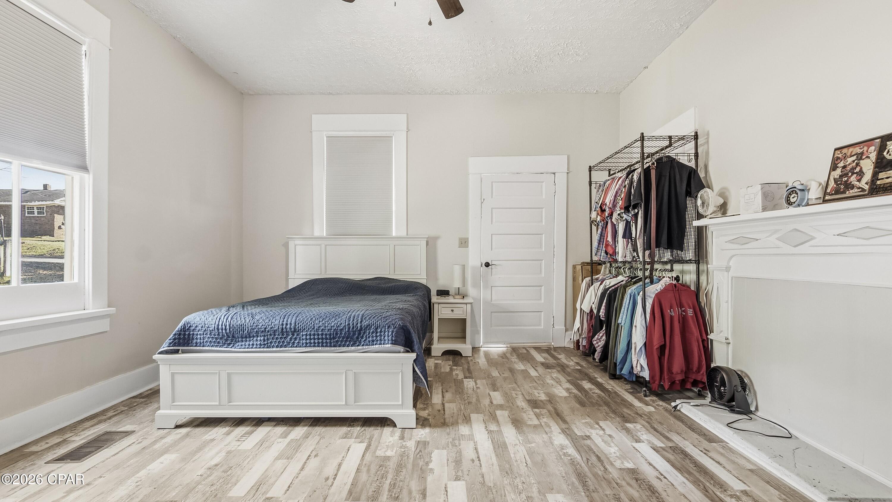 Image 16 For 4404 Broad Street