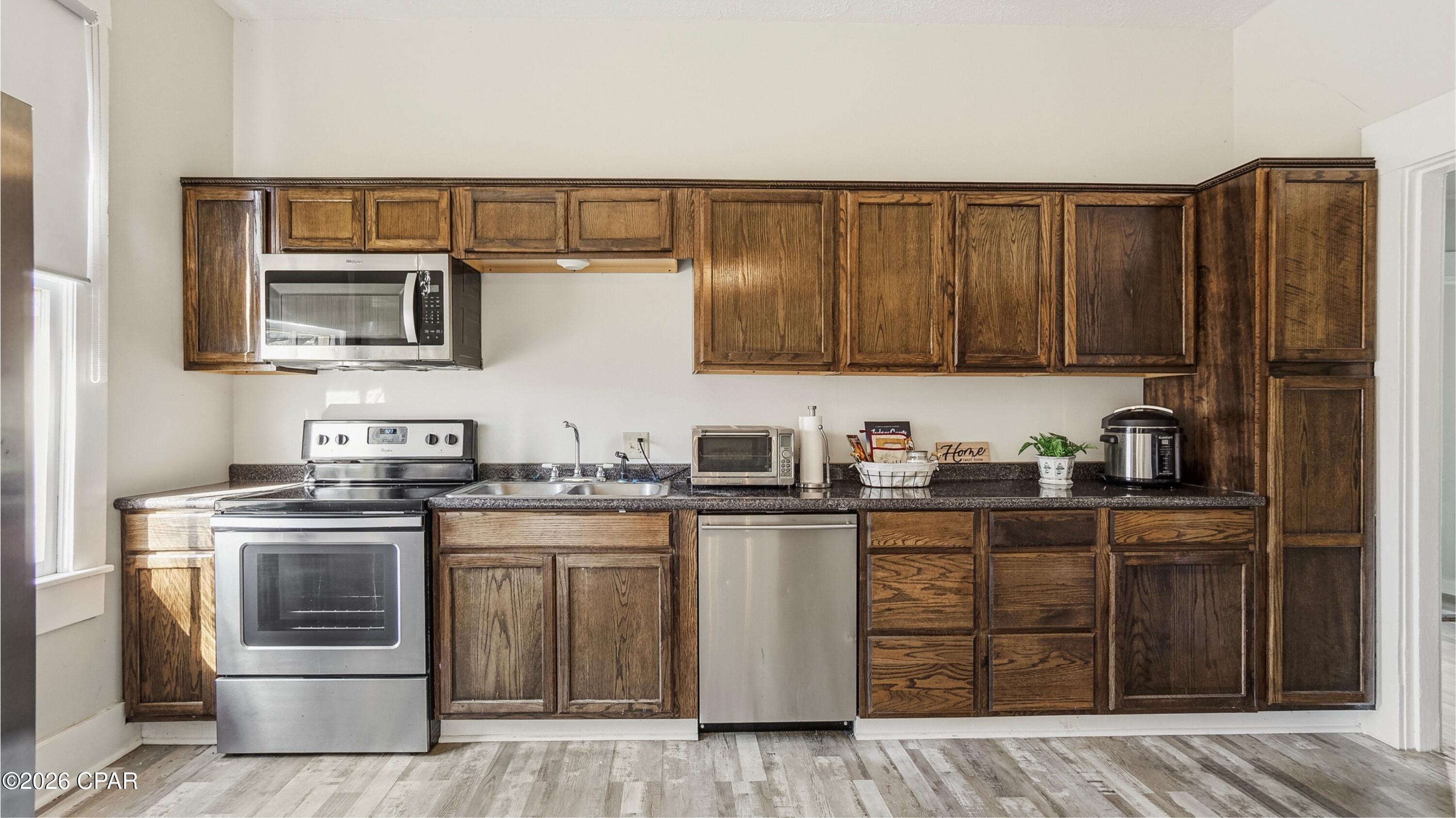 Image 4 For 4404 Broad Street