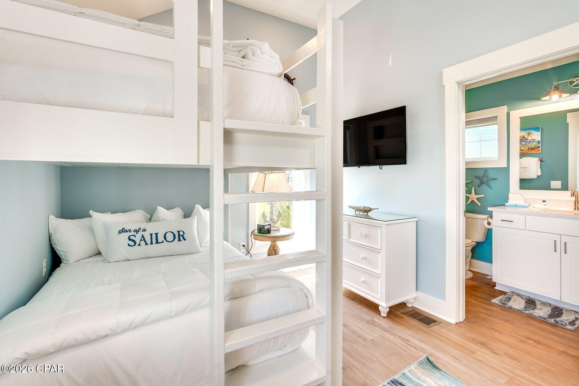 Listing photo id 15 for 140 Paradise Found Circle 32