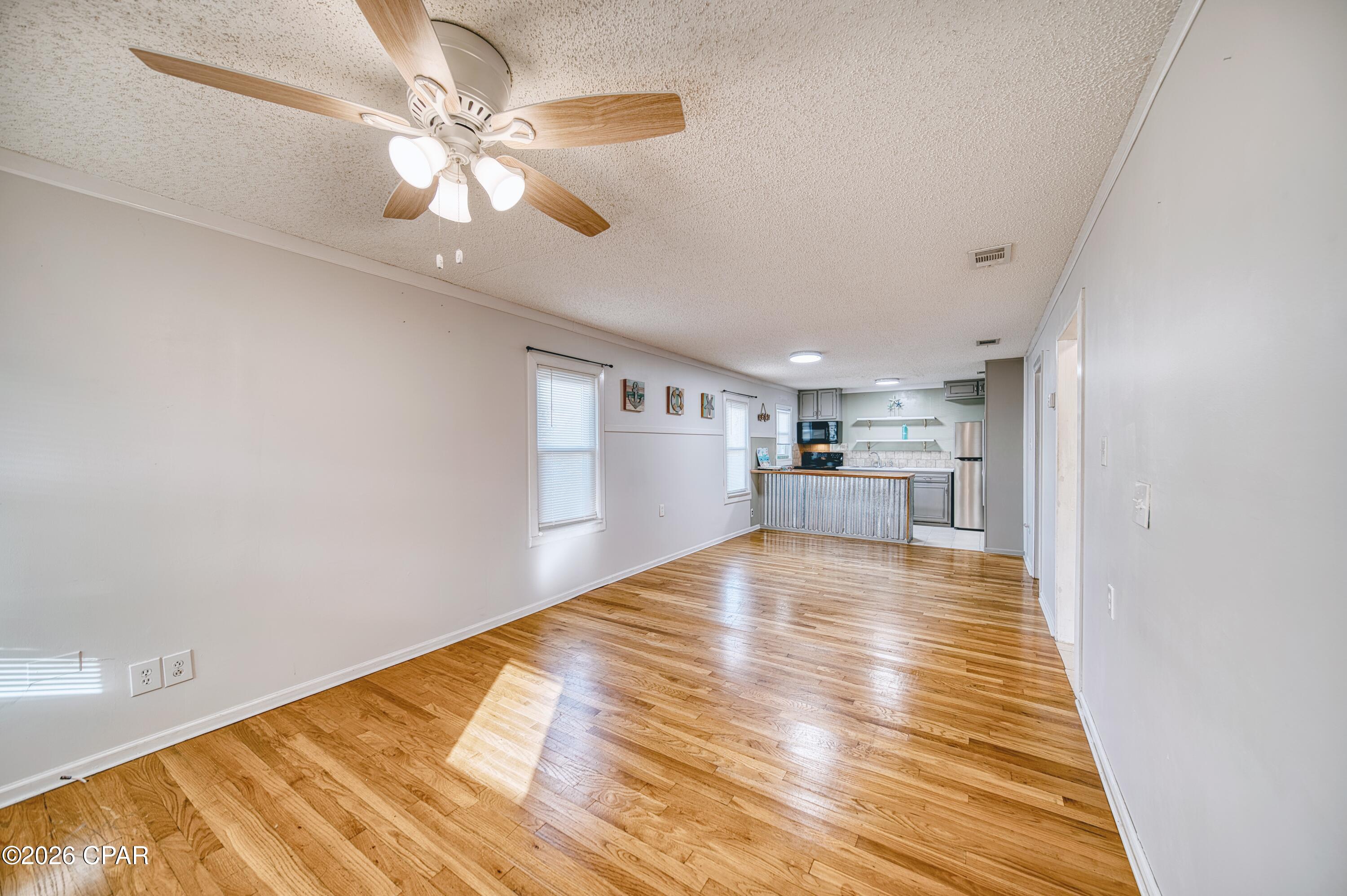 Image 10 For 209 Wells Street