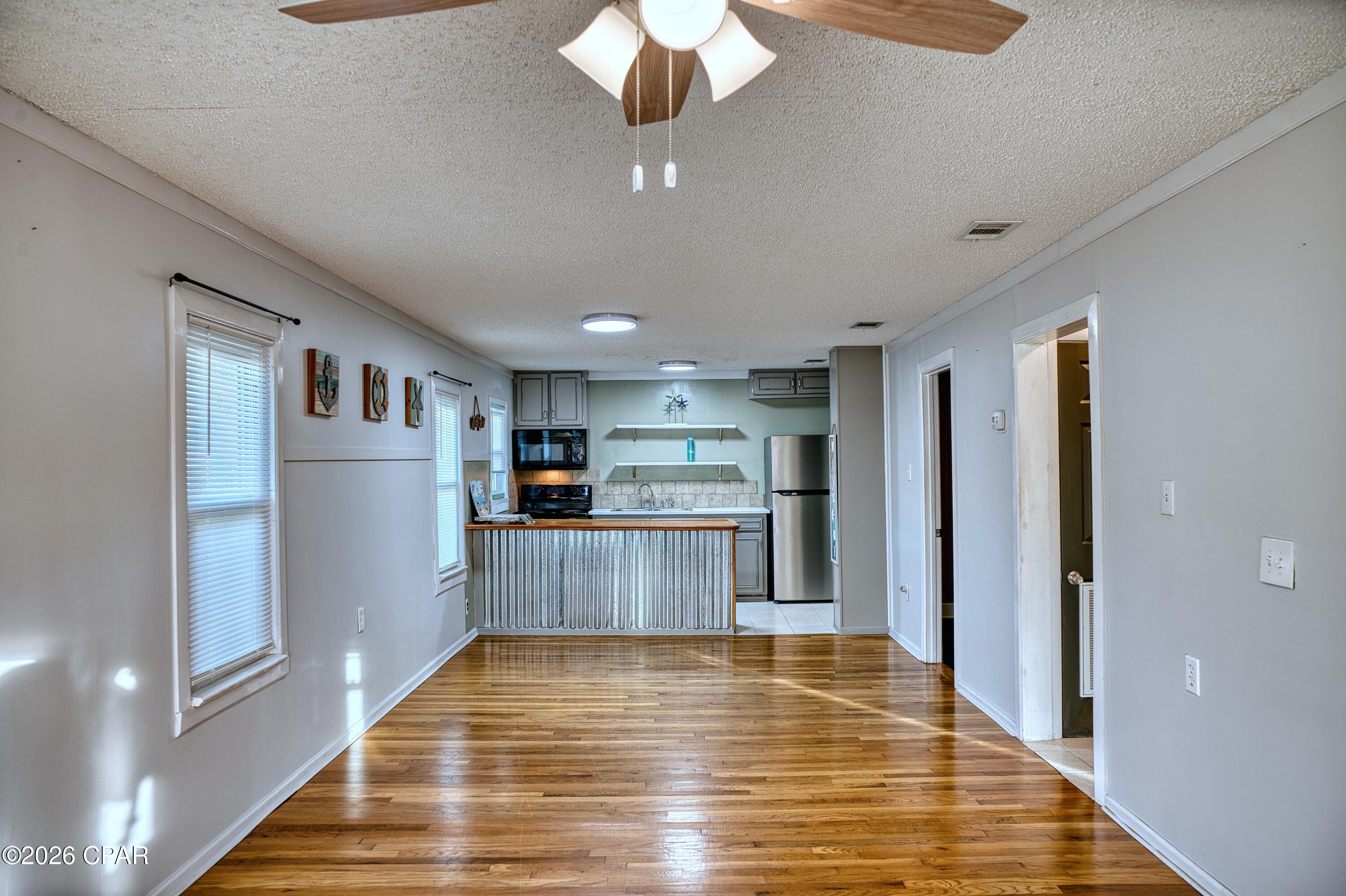 Image 11 For 209 Wells Street