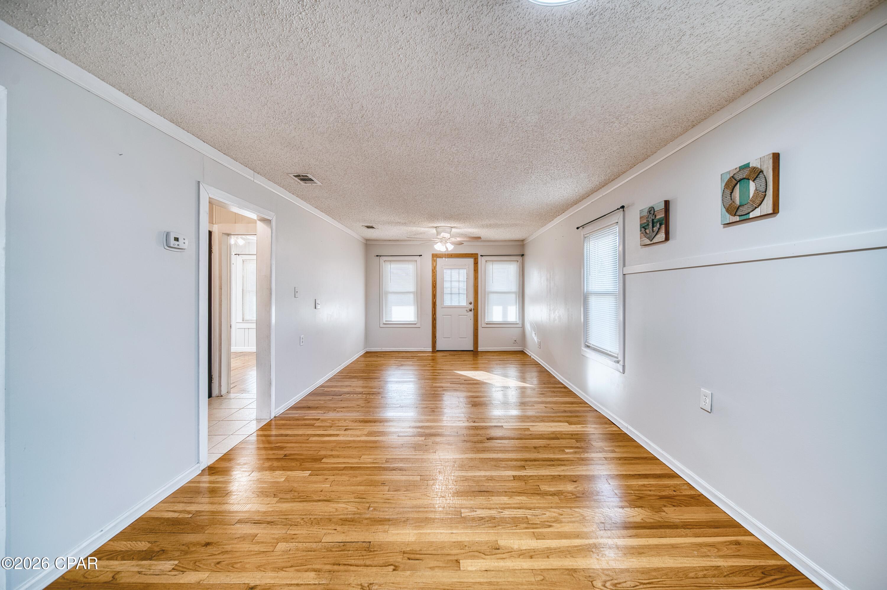 Image 13 For 209 Wells Street