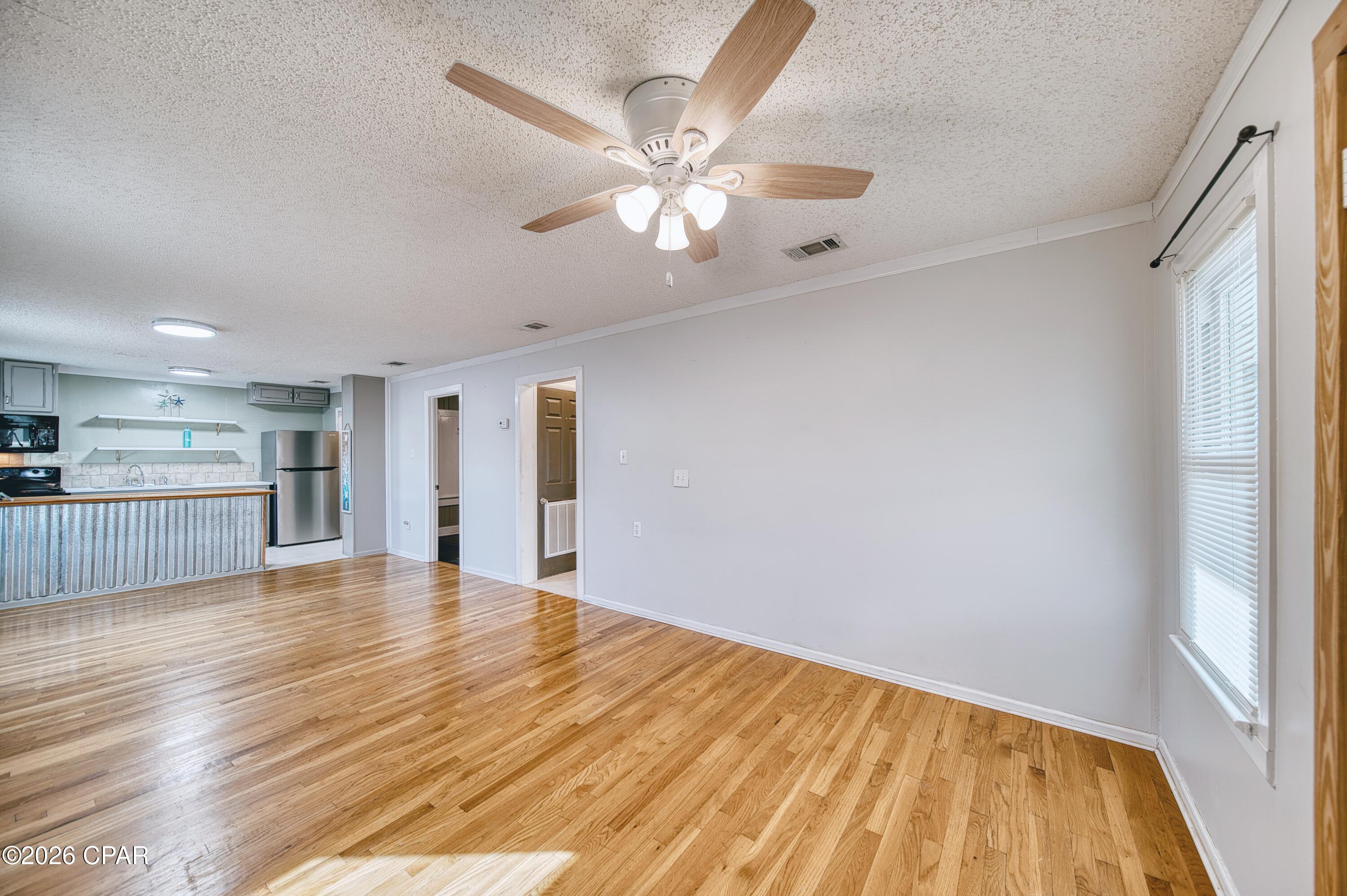 Image 9 For 209 Wells Street