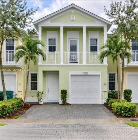 Reserve At Doral East