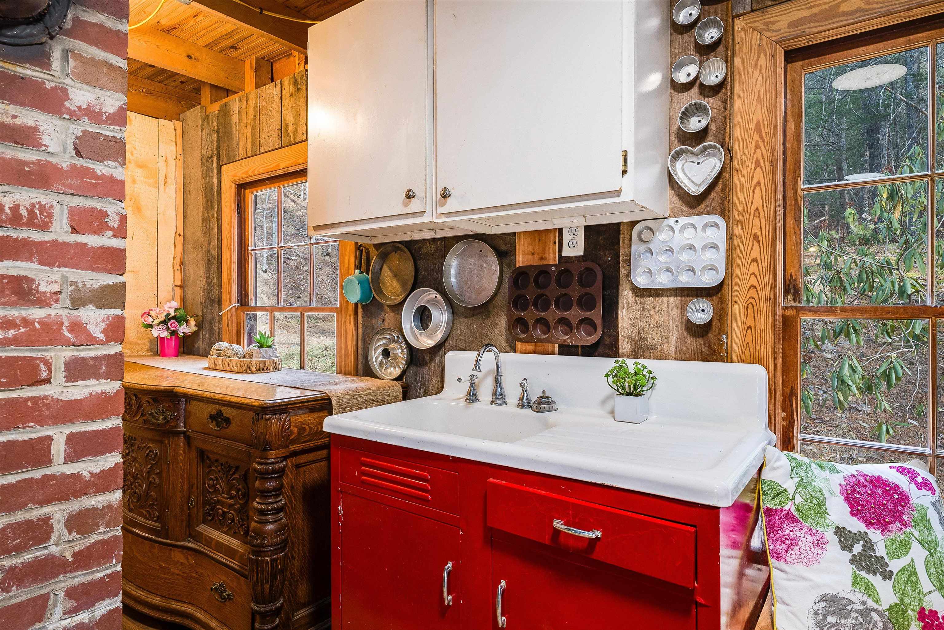 595 Deerfield Valley Rd