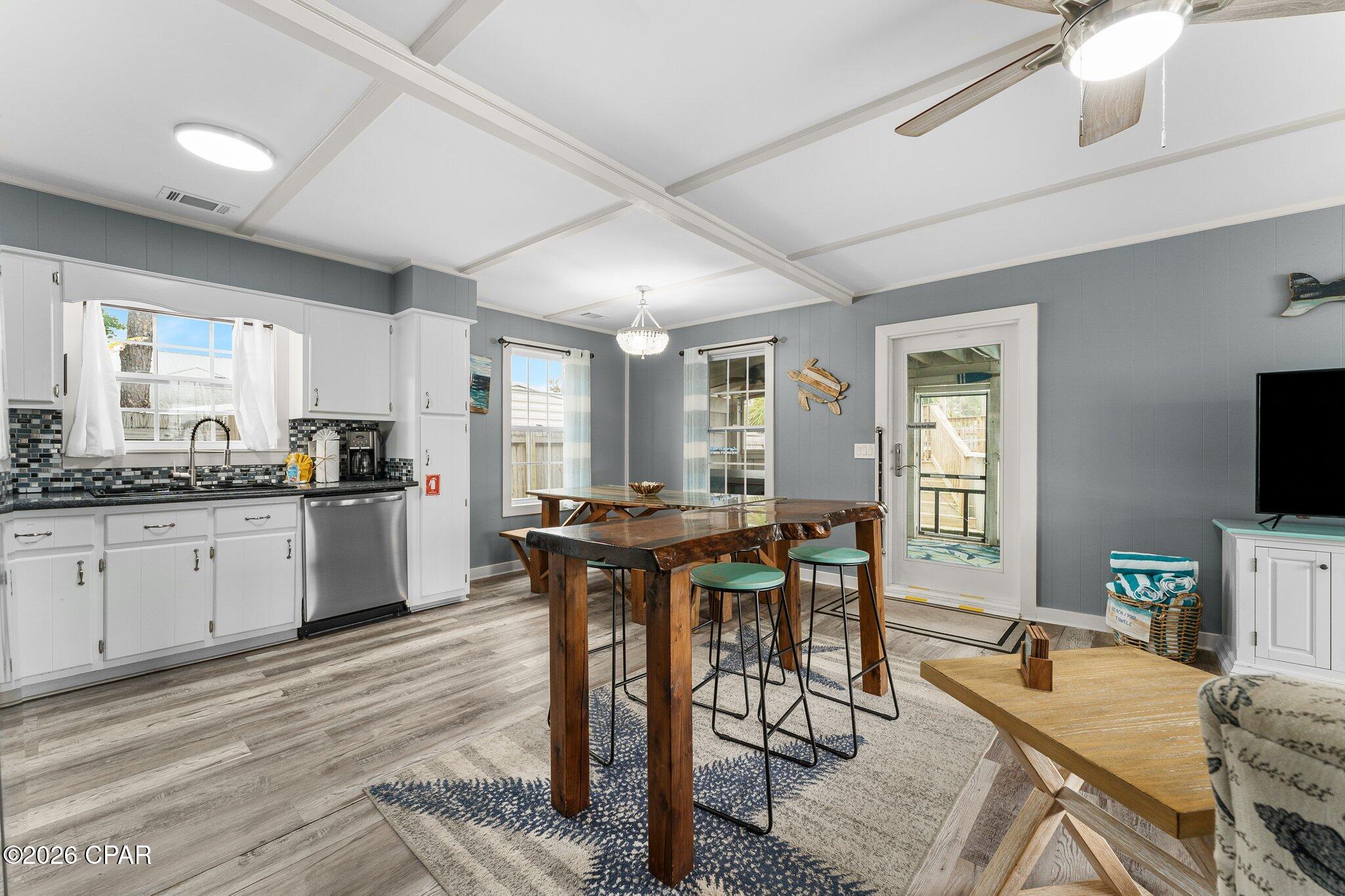 Image 12 For 5722 Pinetree Avenue