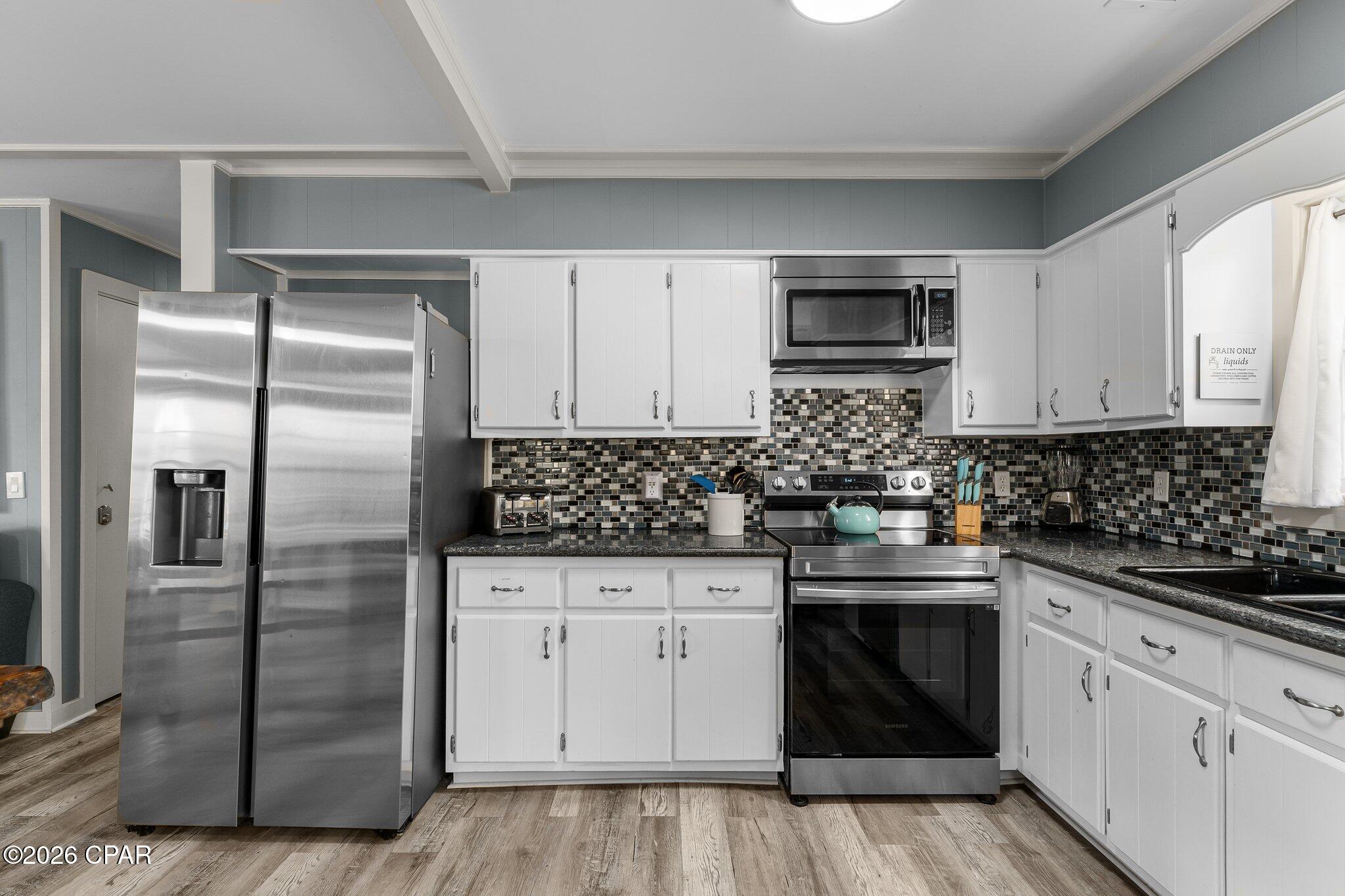 Image 14 For 5722 Pinetree Avenue