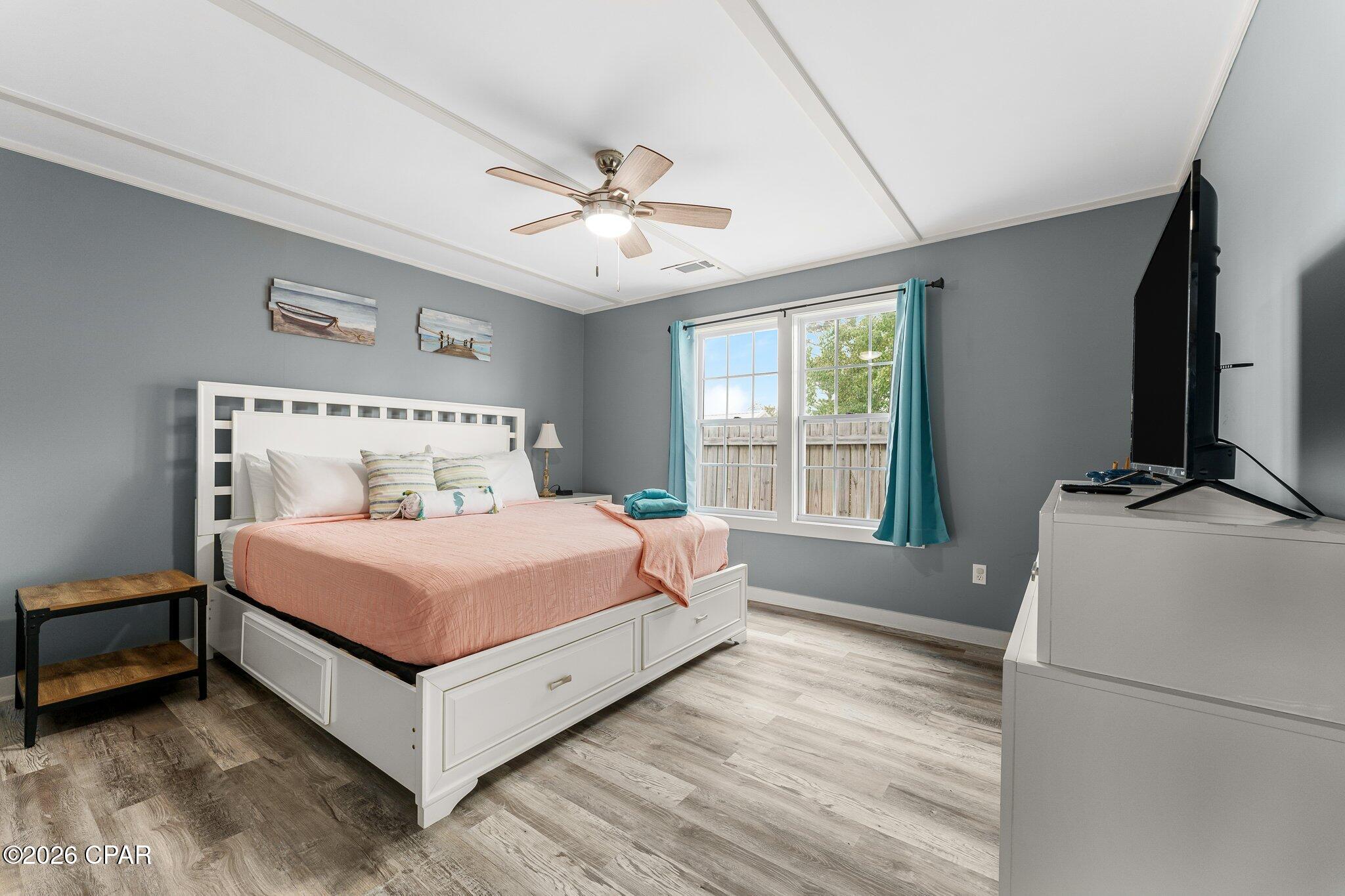 Image 18 For 5722 Pinetree Avenue