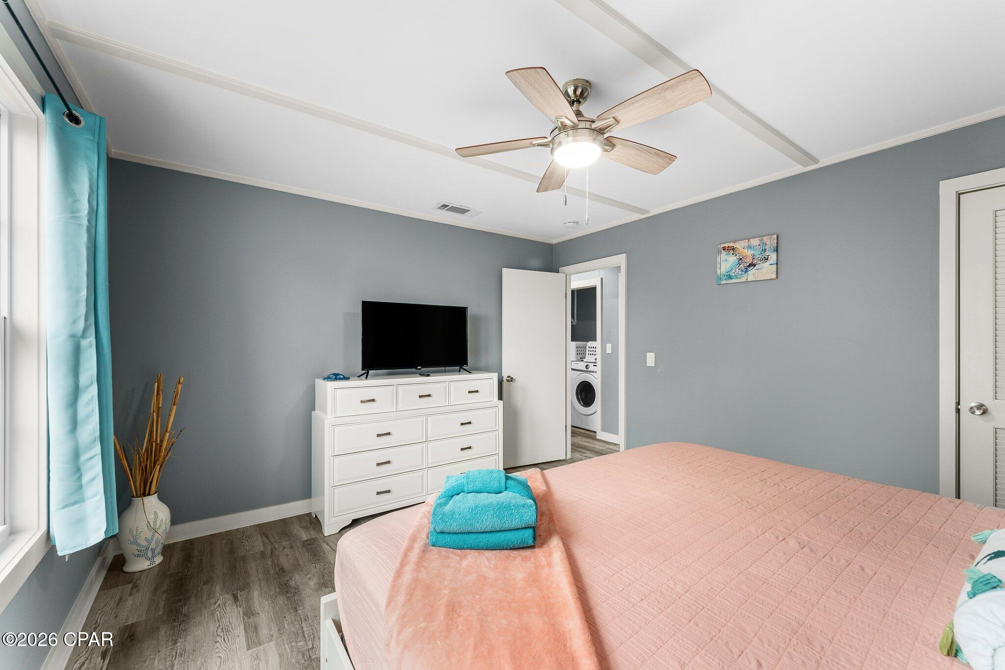 Image 19 For 5722 Pinetree Avenue