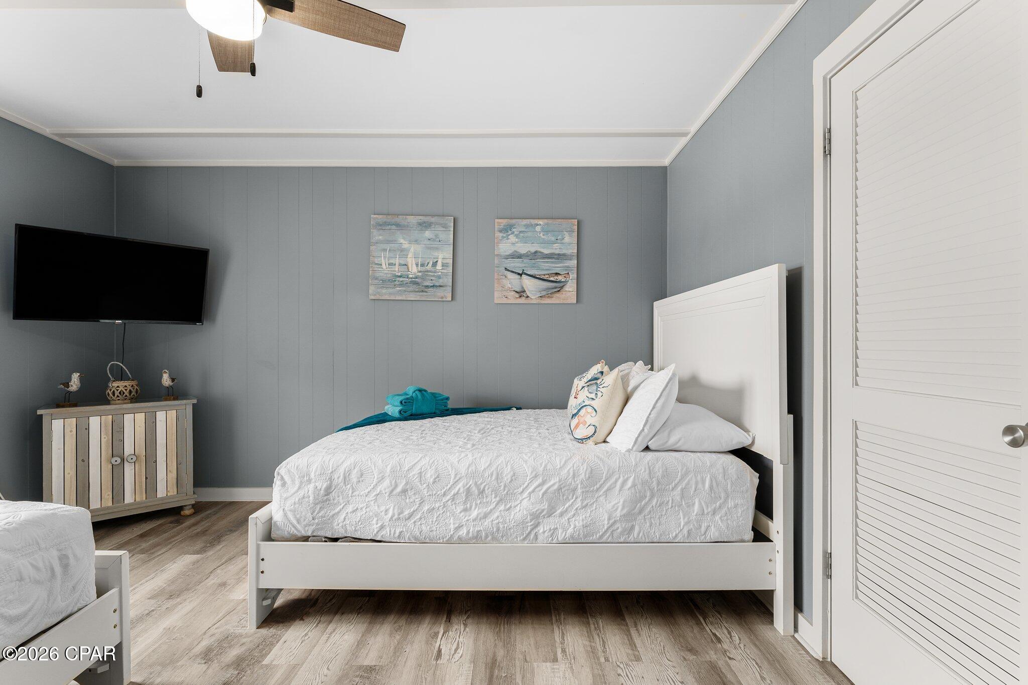 Image 21 For 5722 Pinetree Avenue