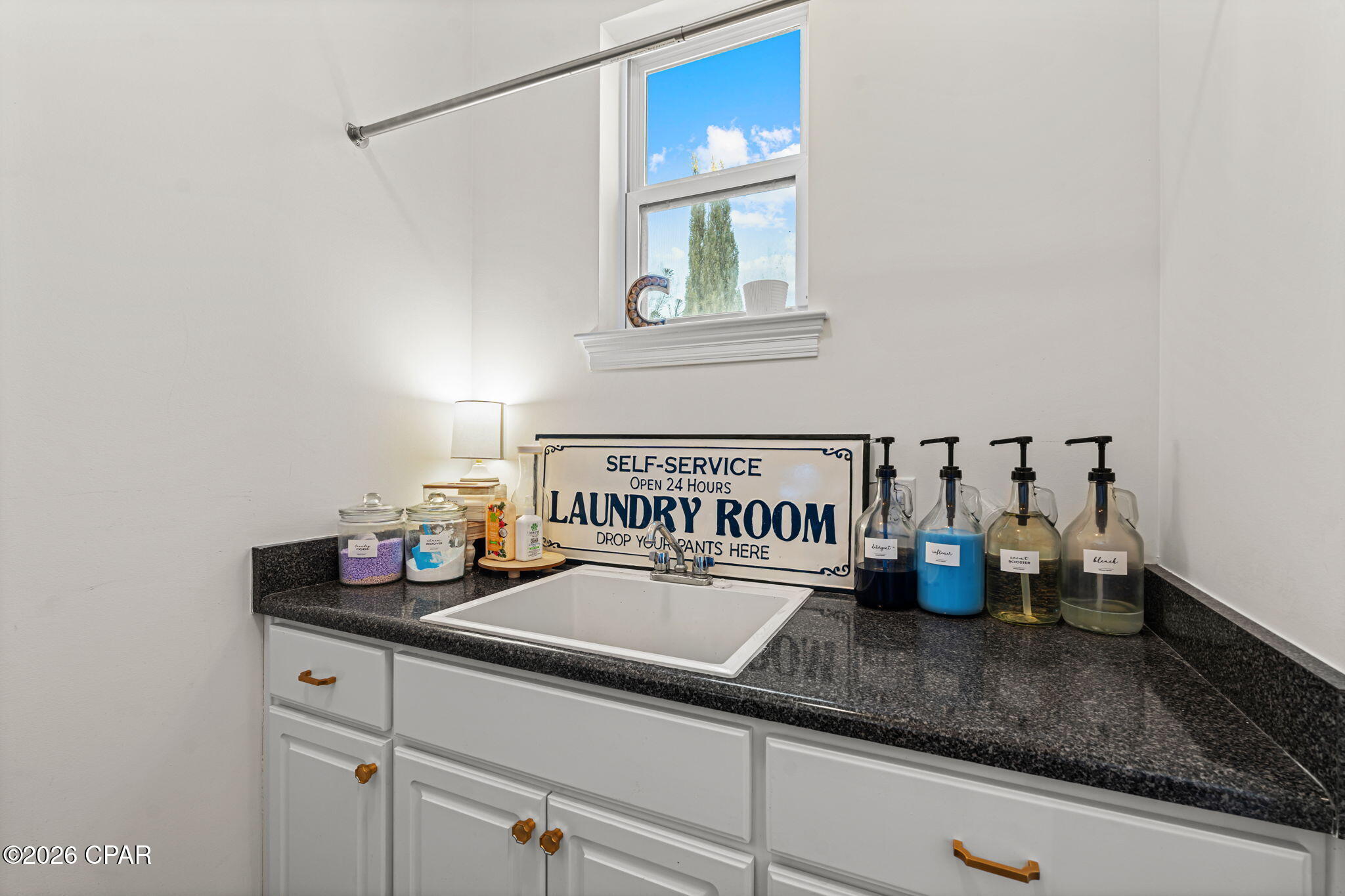 Listing photo id 33 for 1324 10th Street