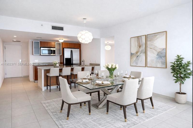 Latitude On The River Con