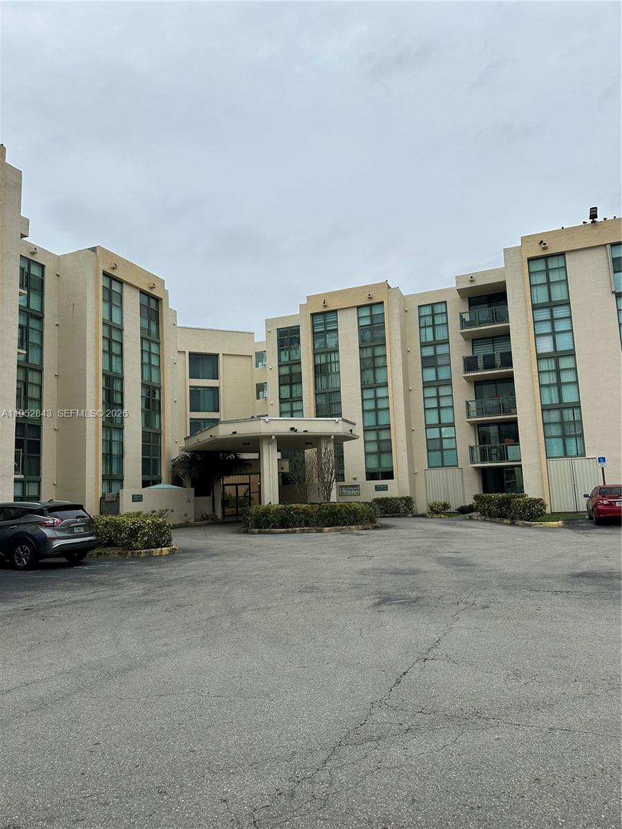 International Towers Cond