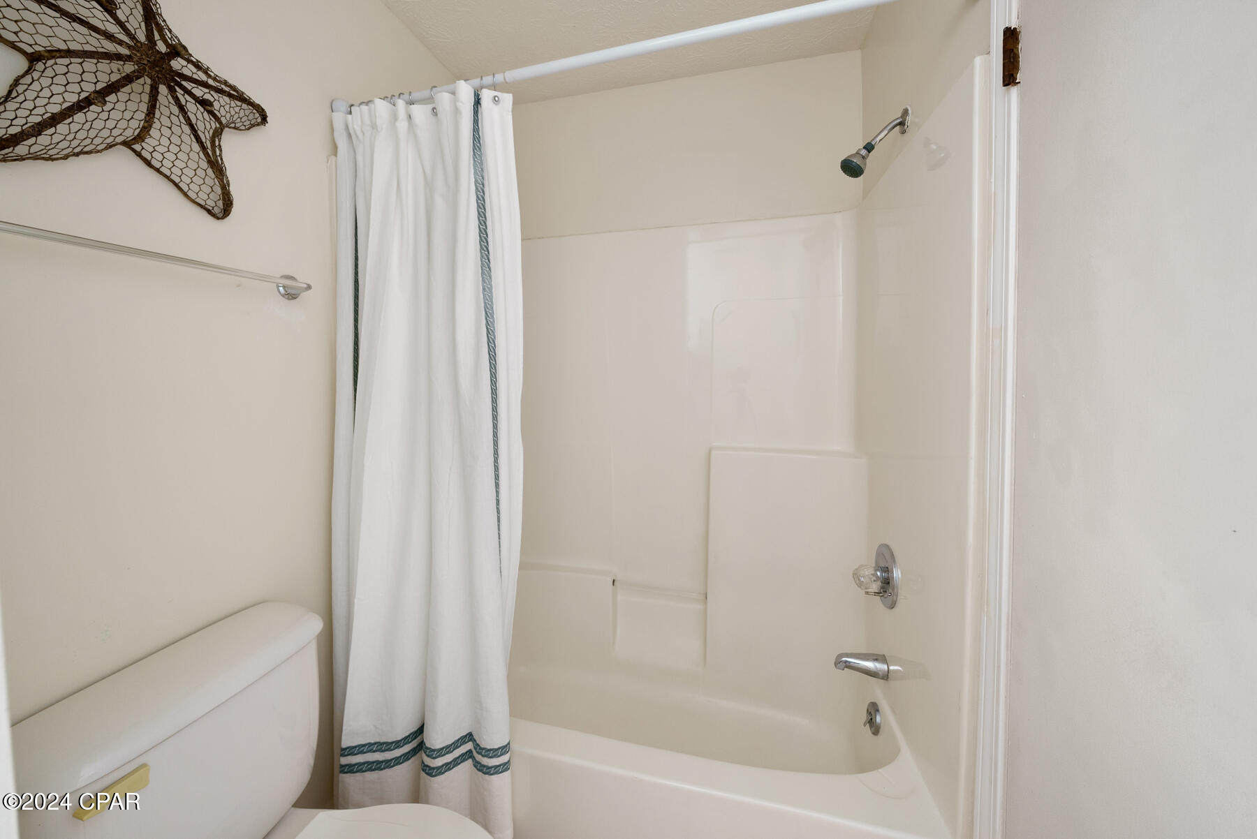 Image 19 For 232 White Sandy Drive