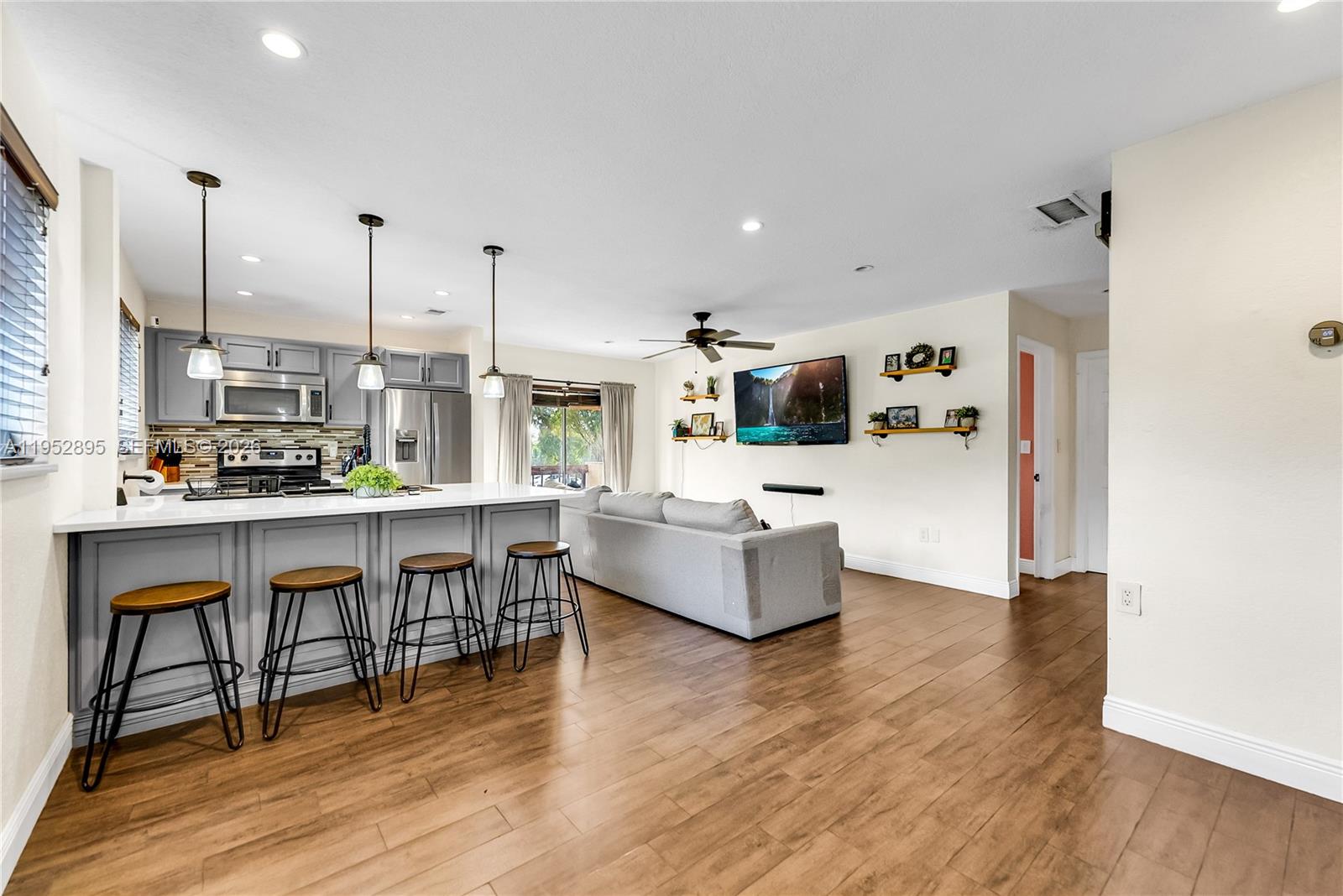 Kendall Lks East Patio Co