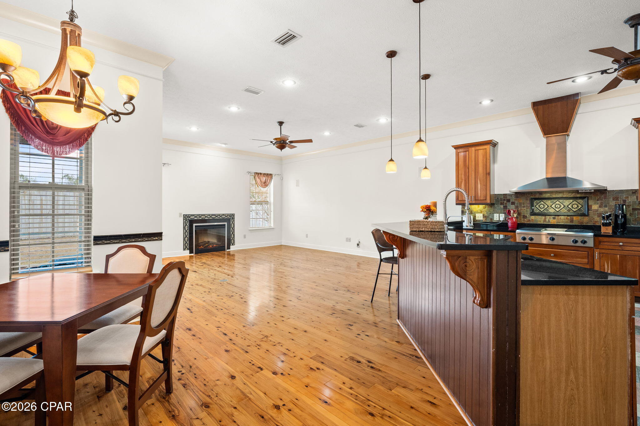 Listing photo id 24 for 140 Cottonwood Circle