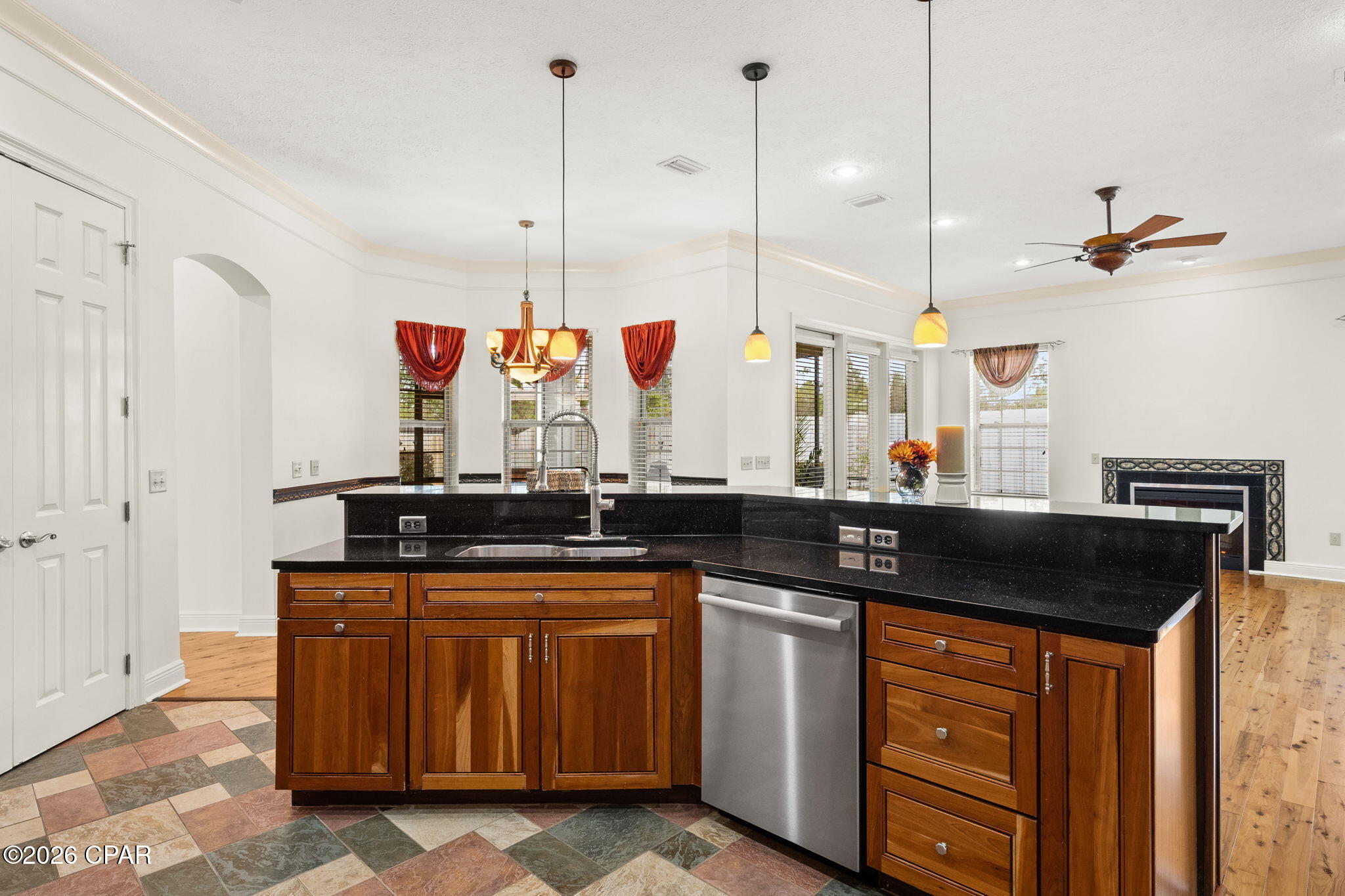 Listing photo id 32 for 140 Cottonwood Circle