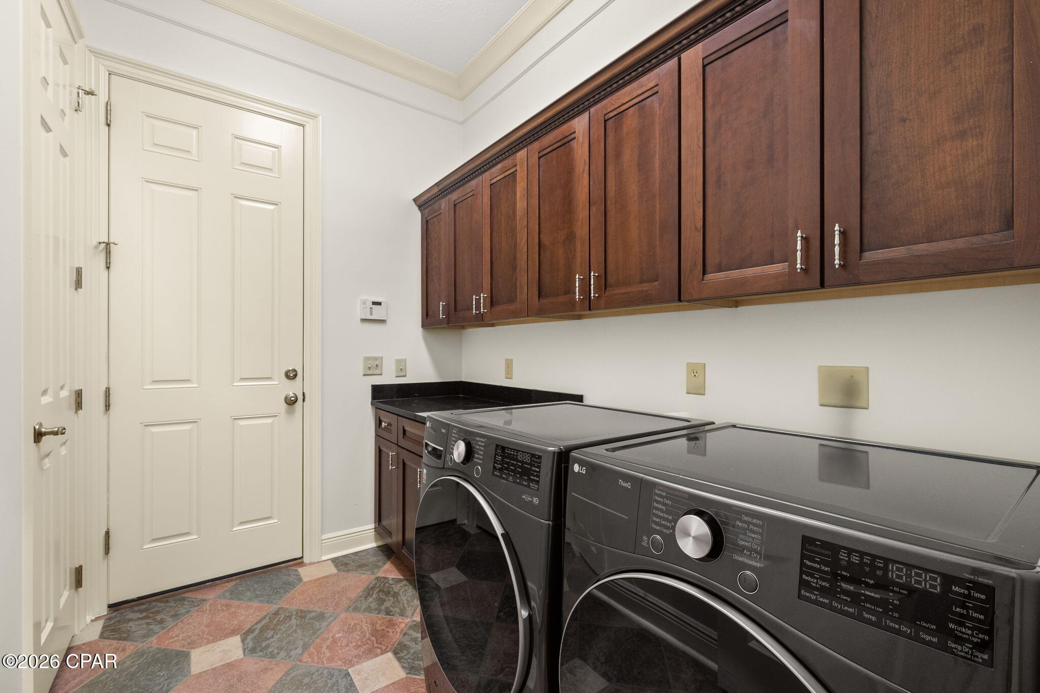 Listing photo id 51 for 140 Cottonwood Circle