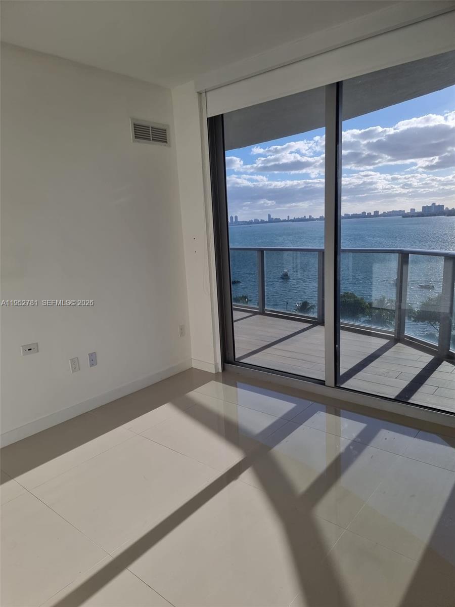 Aria On The Bay Condo