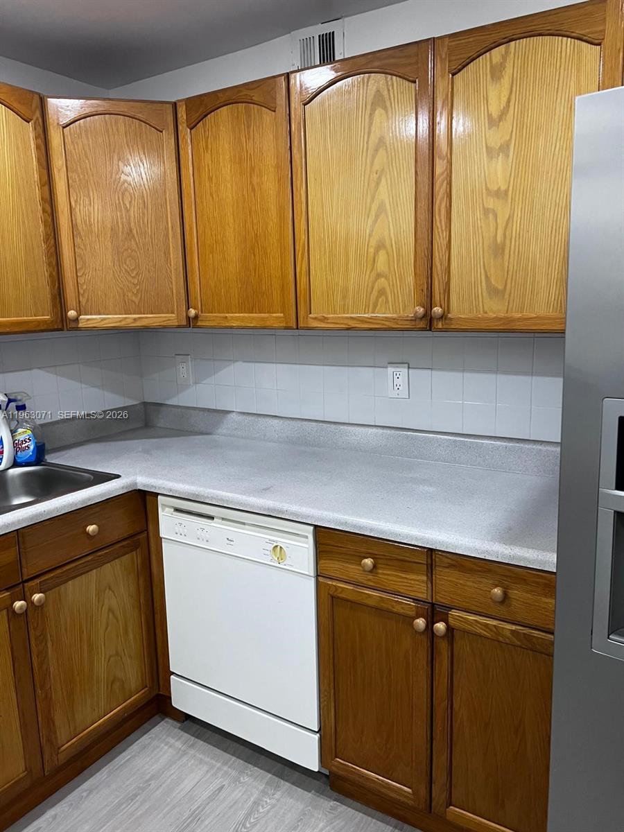 El Conquistador South Con