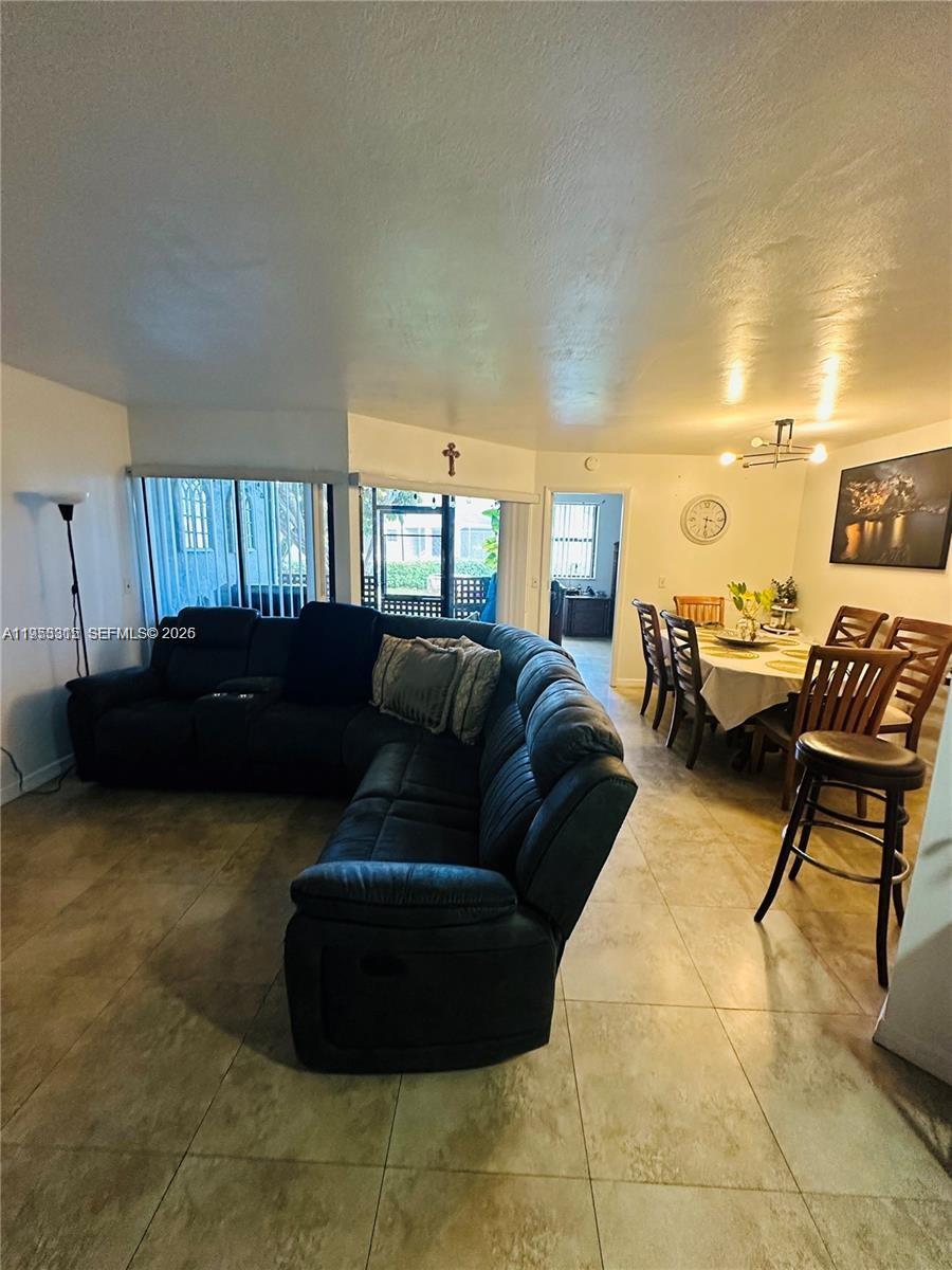 Lakeshore Condo 10