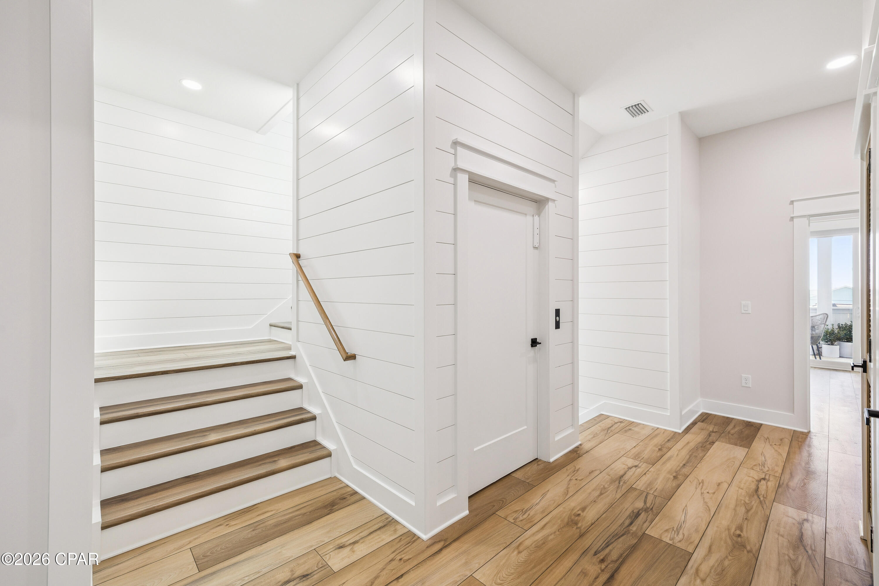 Listing photo id 22 for 5914 Sunset Avenue