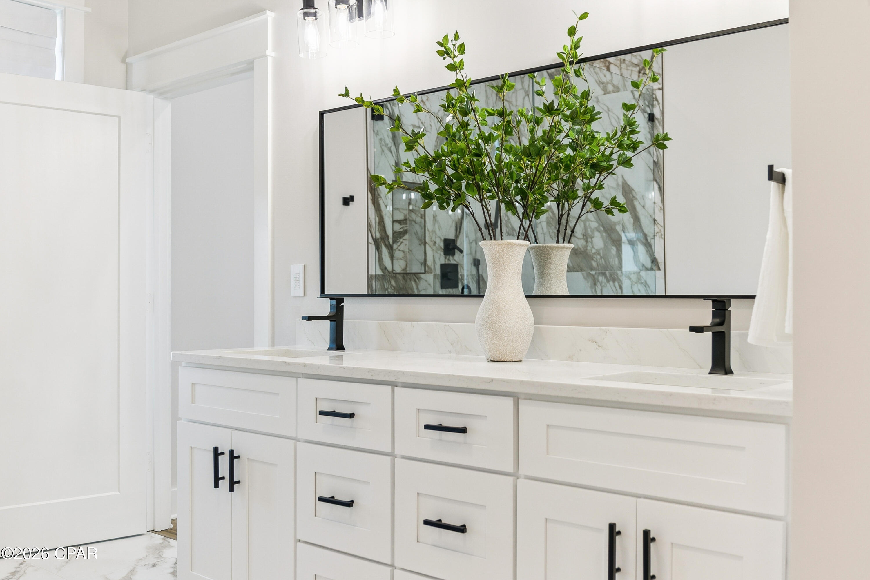 Listing photo id 79 for 5914 Sunset Avenue