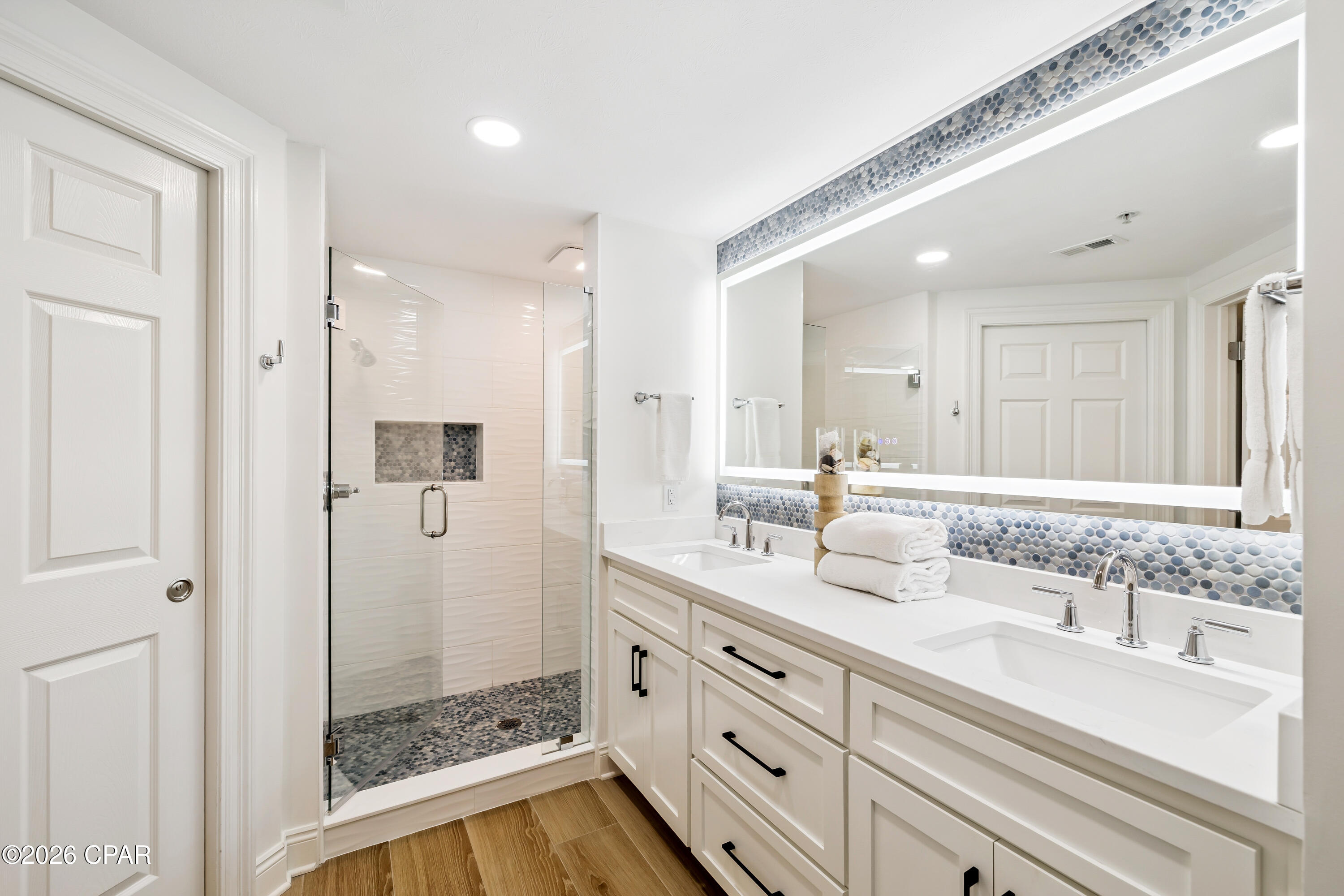 Image 6 For 5004 Thomas Drive 811