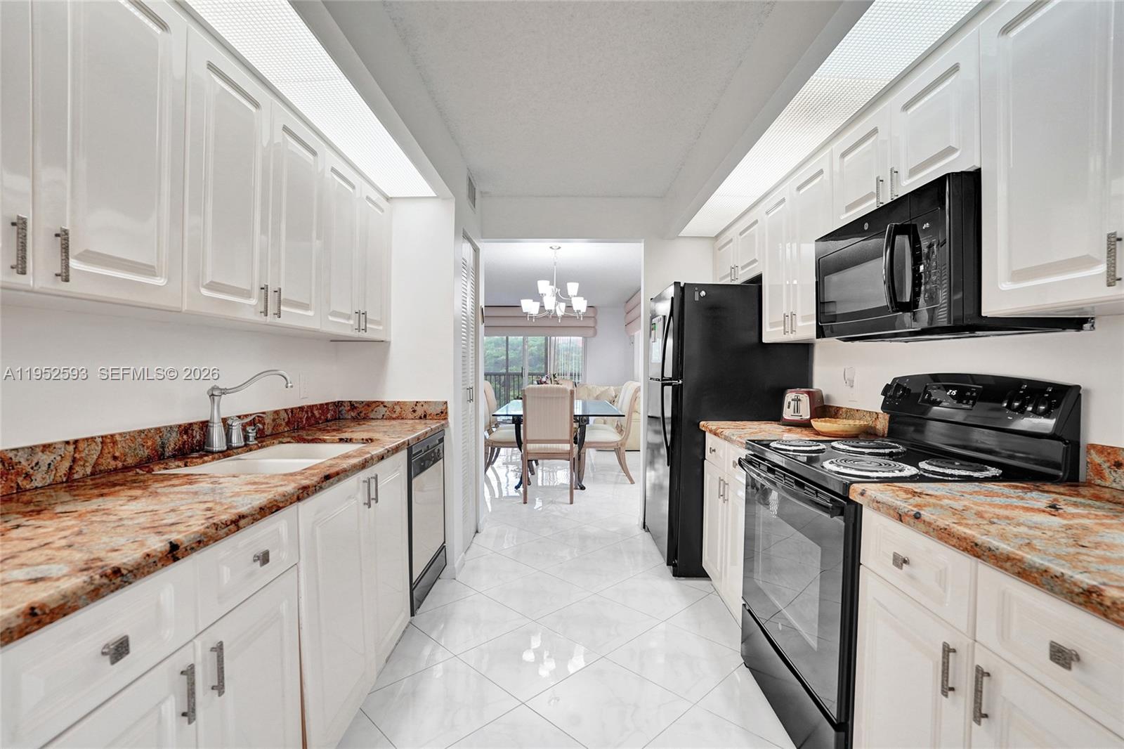 Ivanhoe East At Century V