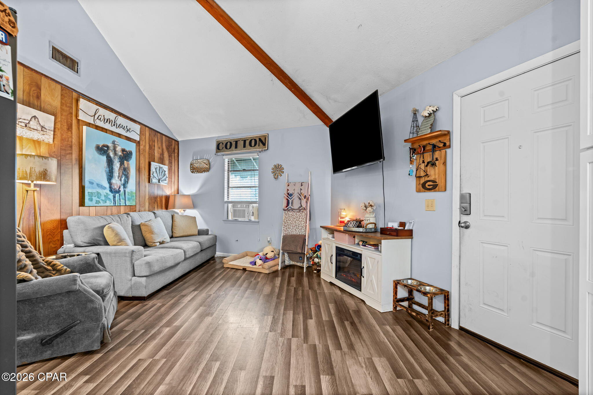 Listing photo id 12 for 13801 Bay Avenue