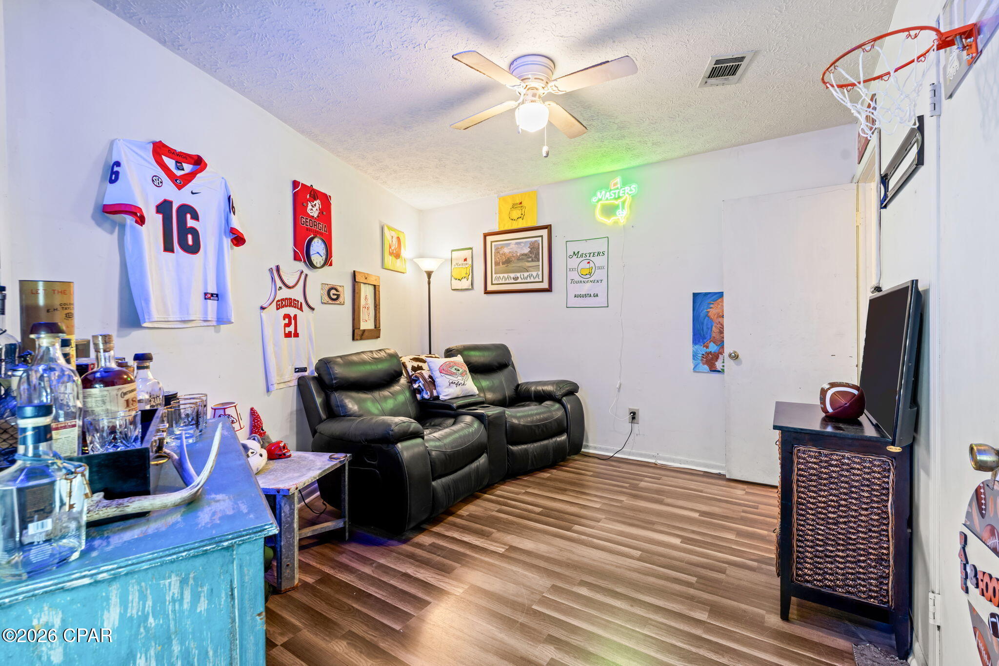 Listing photo id 18 for 13801 Bay Avenue