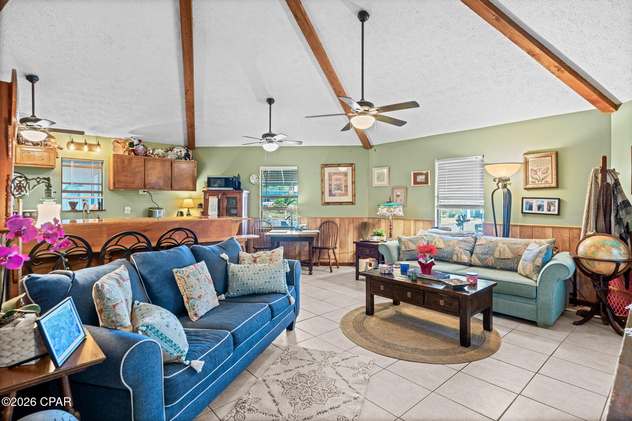 Listing photo id 37 for 13801 Bay Avenue