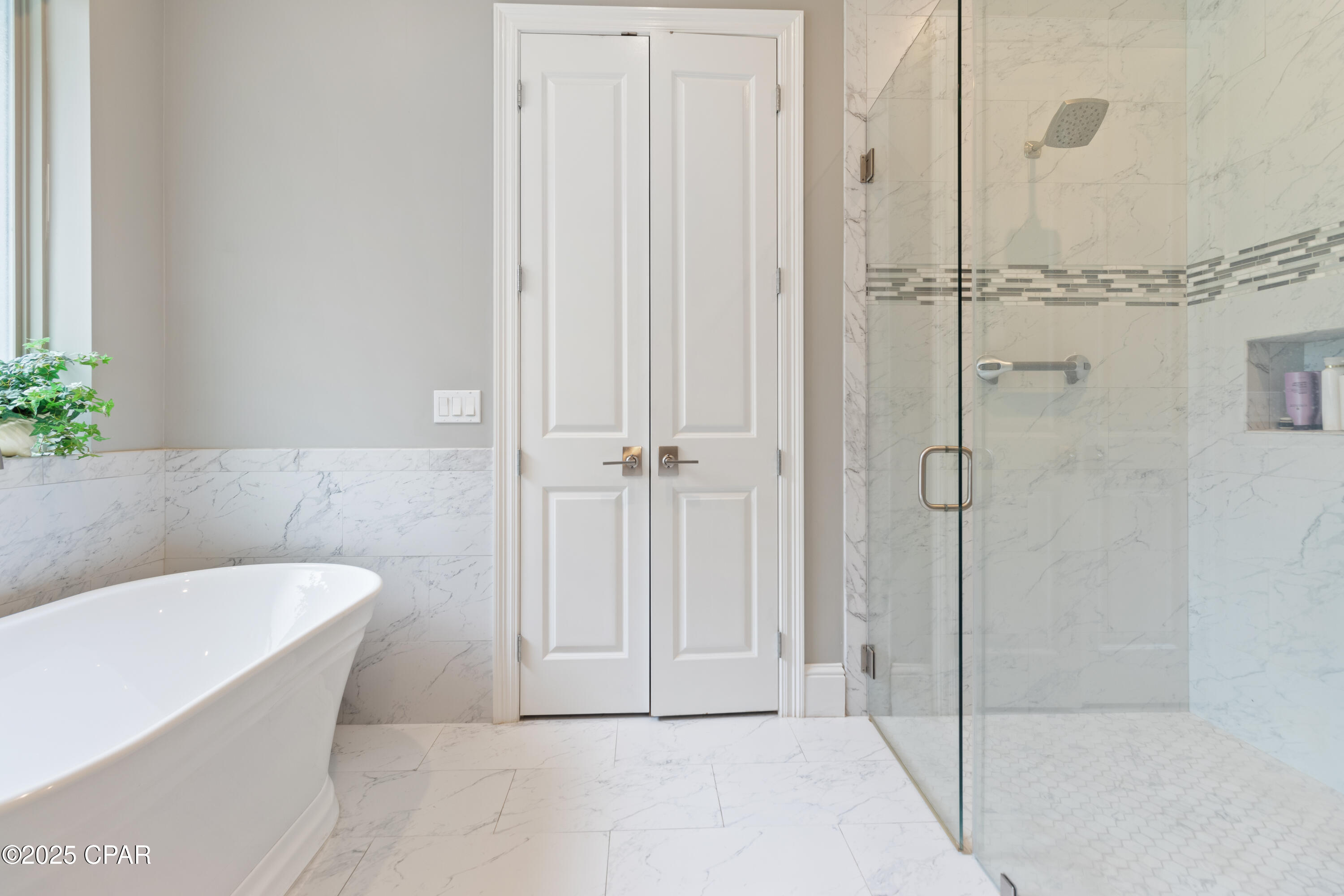 Image 20 For 435 Bay Shore Drive