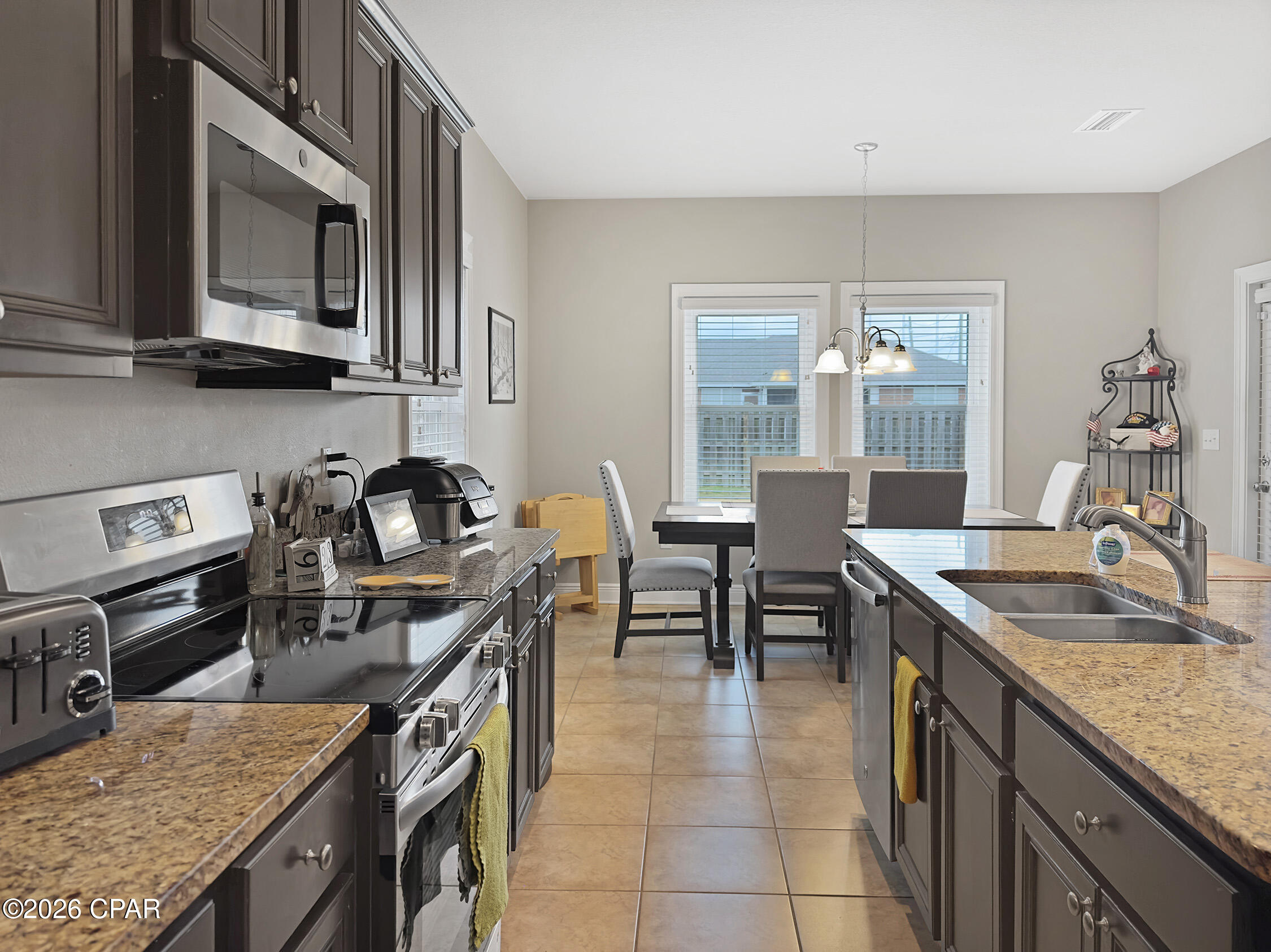 Listing photo id 13 for 5005 Maggie Lane