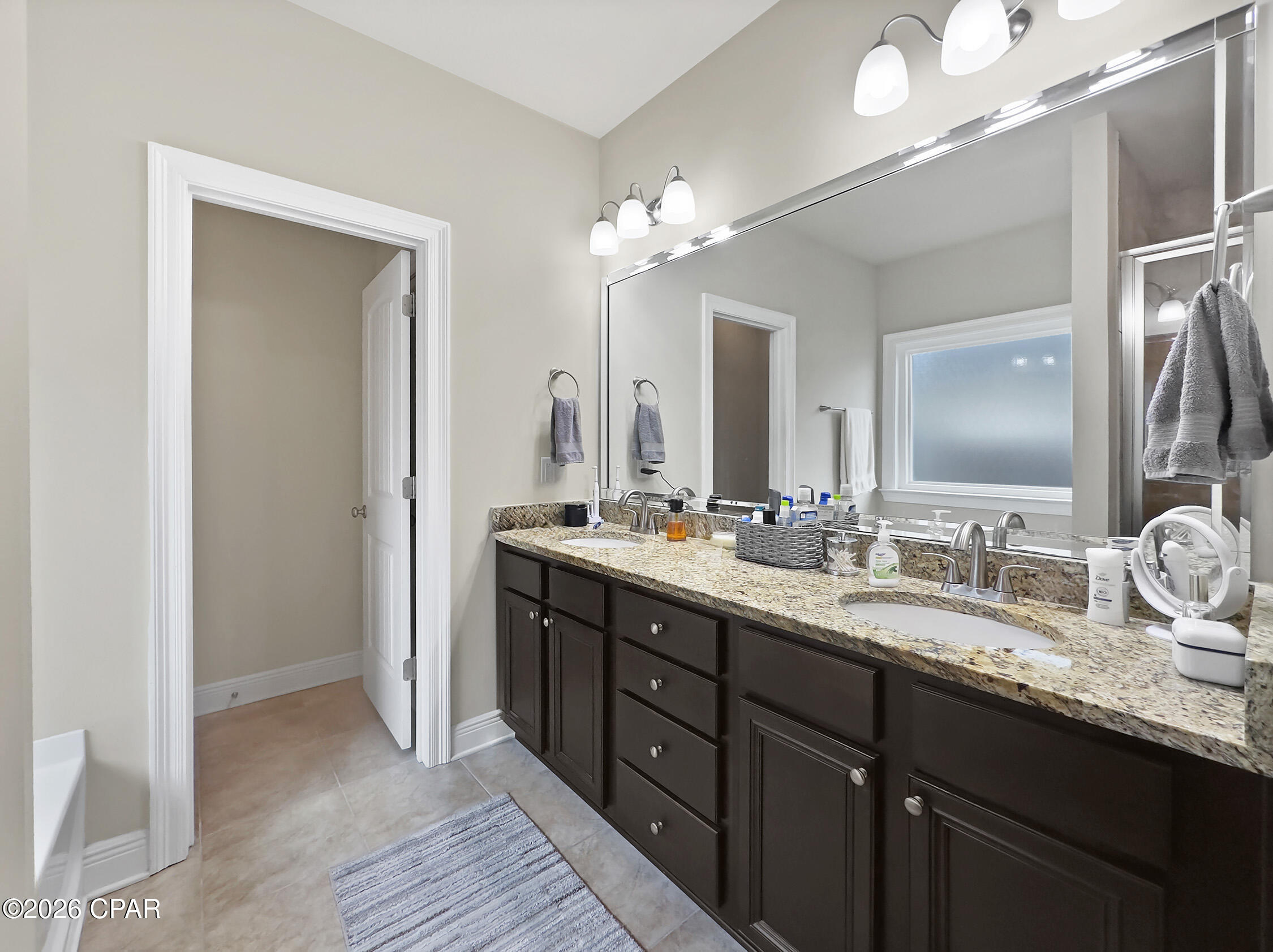 Listing photo id 17 for 5005 Maggie Lane