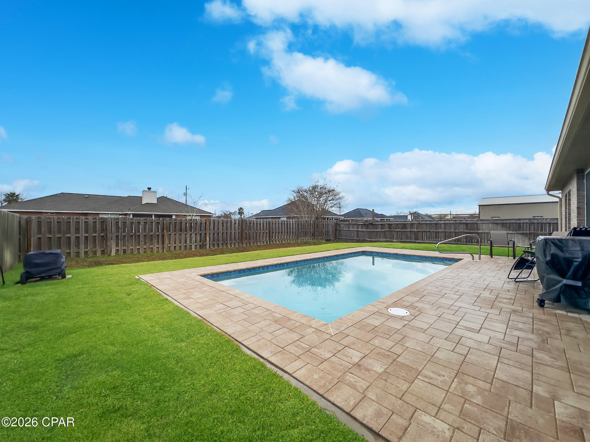 Listing photo id 31 for 5005 Maggie Lane