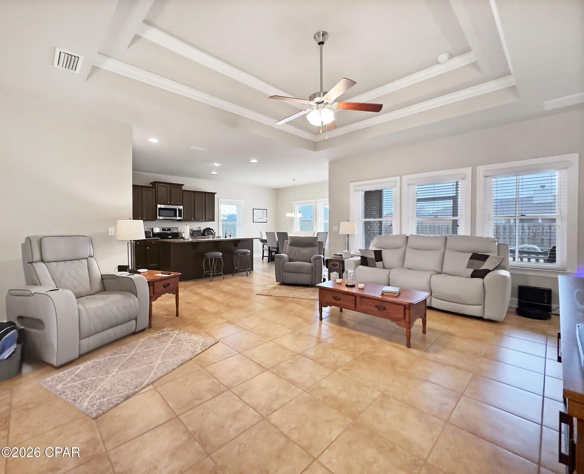 Listing photo id 4 for 5005 Maggie Lane