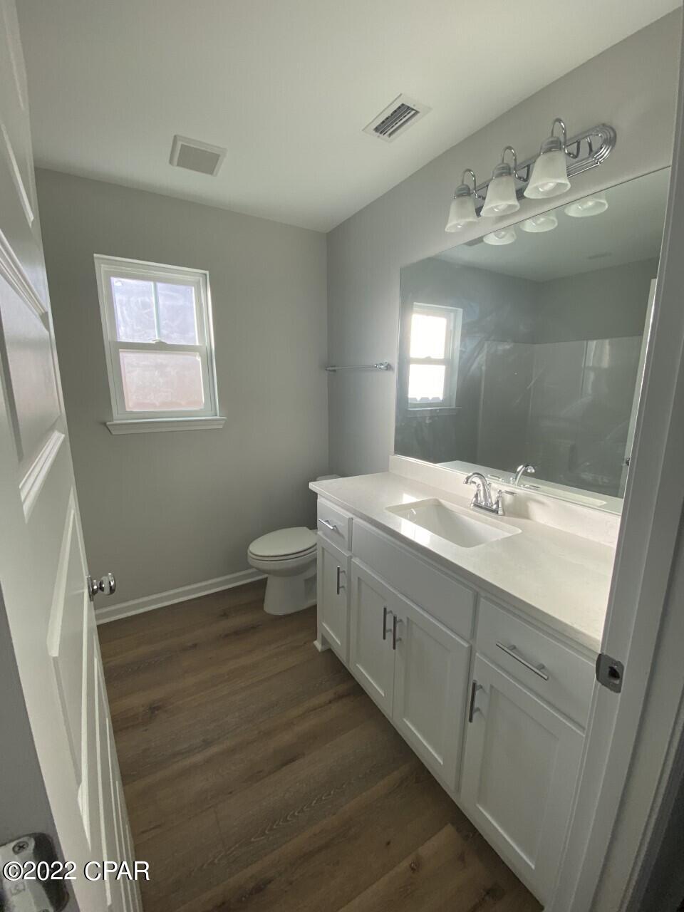 Image 8 For 401 Raven Lane