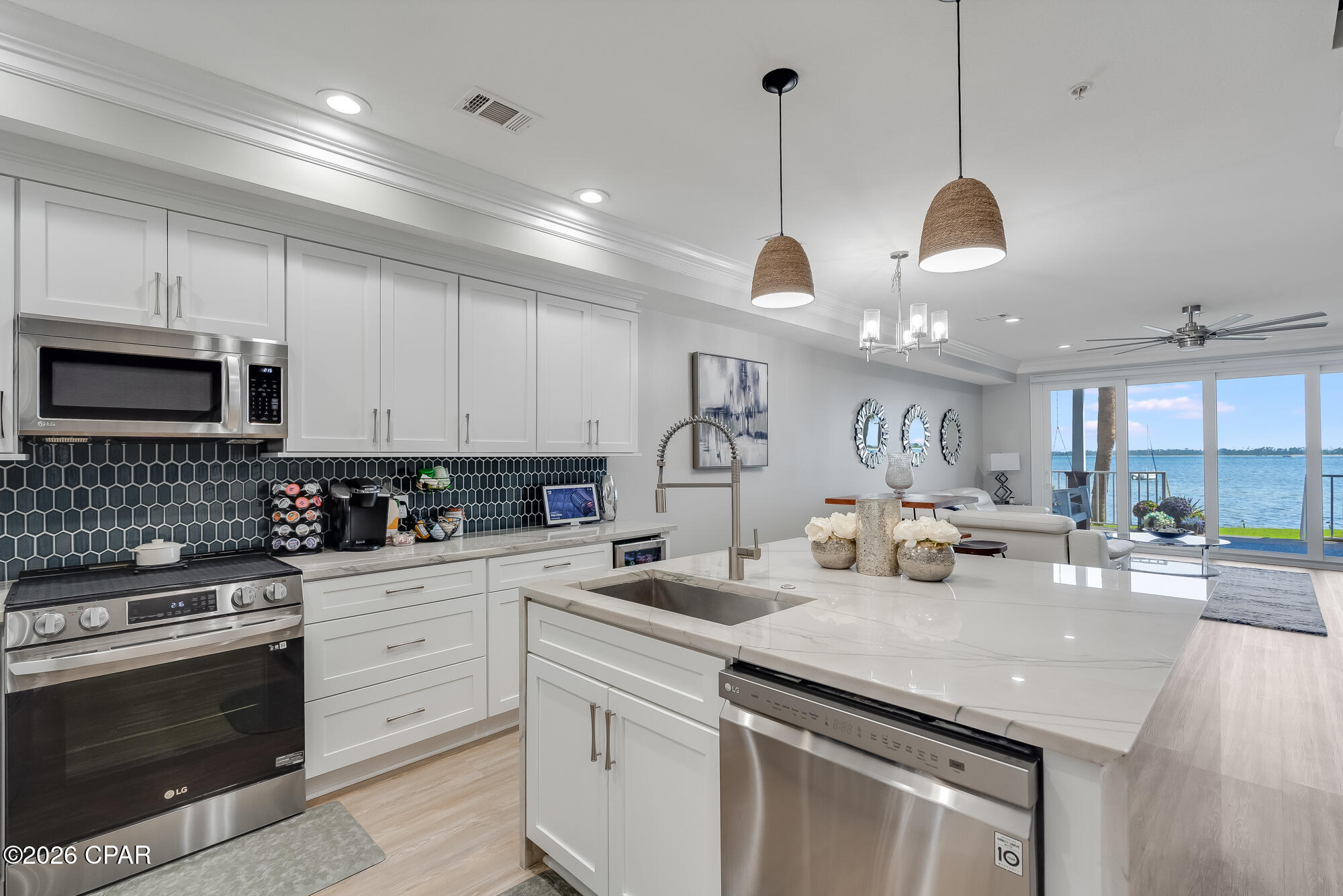 Image 9 For 3827 Mariner Drive