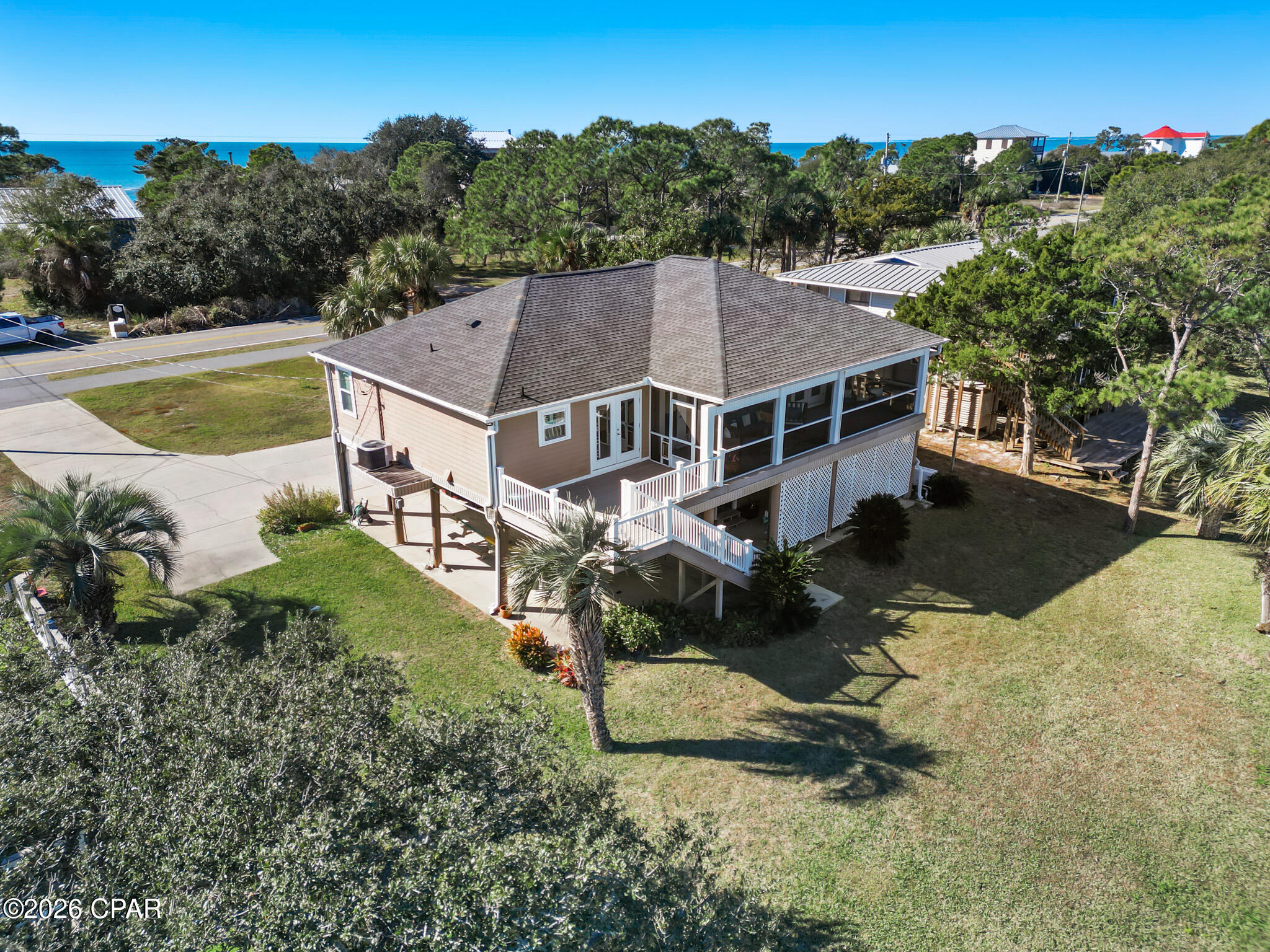 Listing photo id 2 for 1484 Alligator Drive