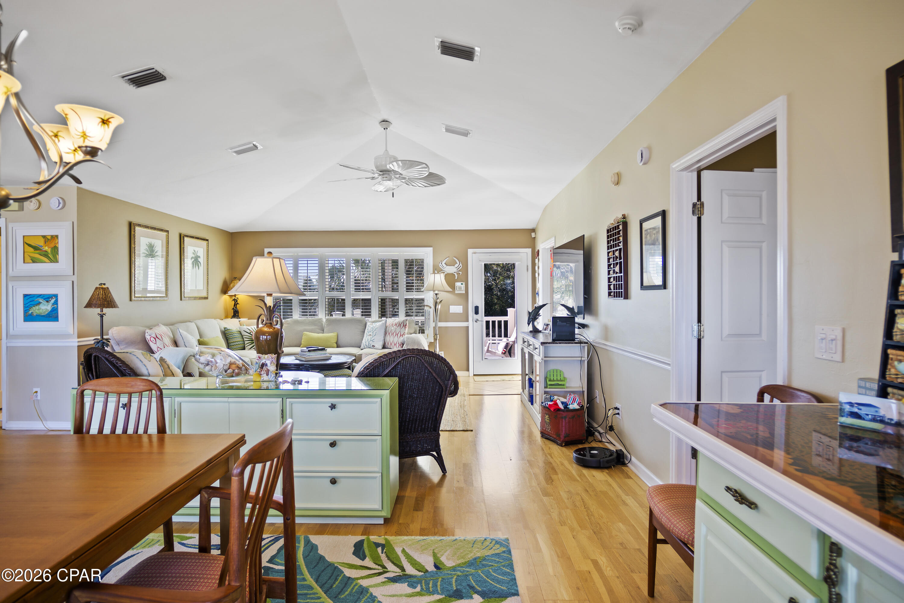 Listing photo id 41 for 1484 Alligator Drive