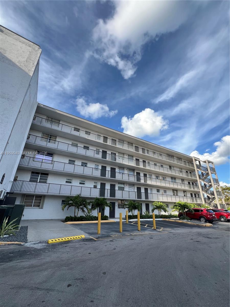 El Conquistador North Con