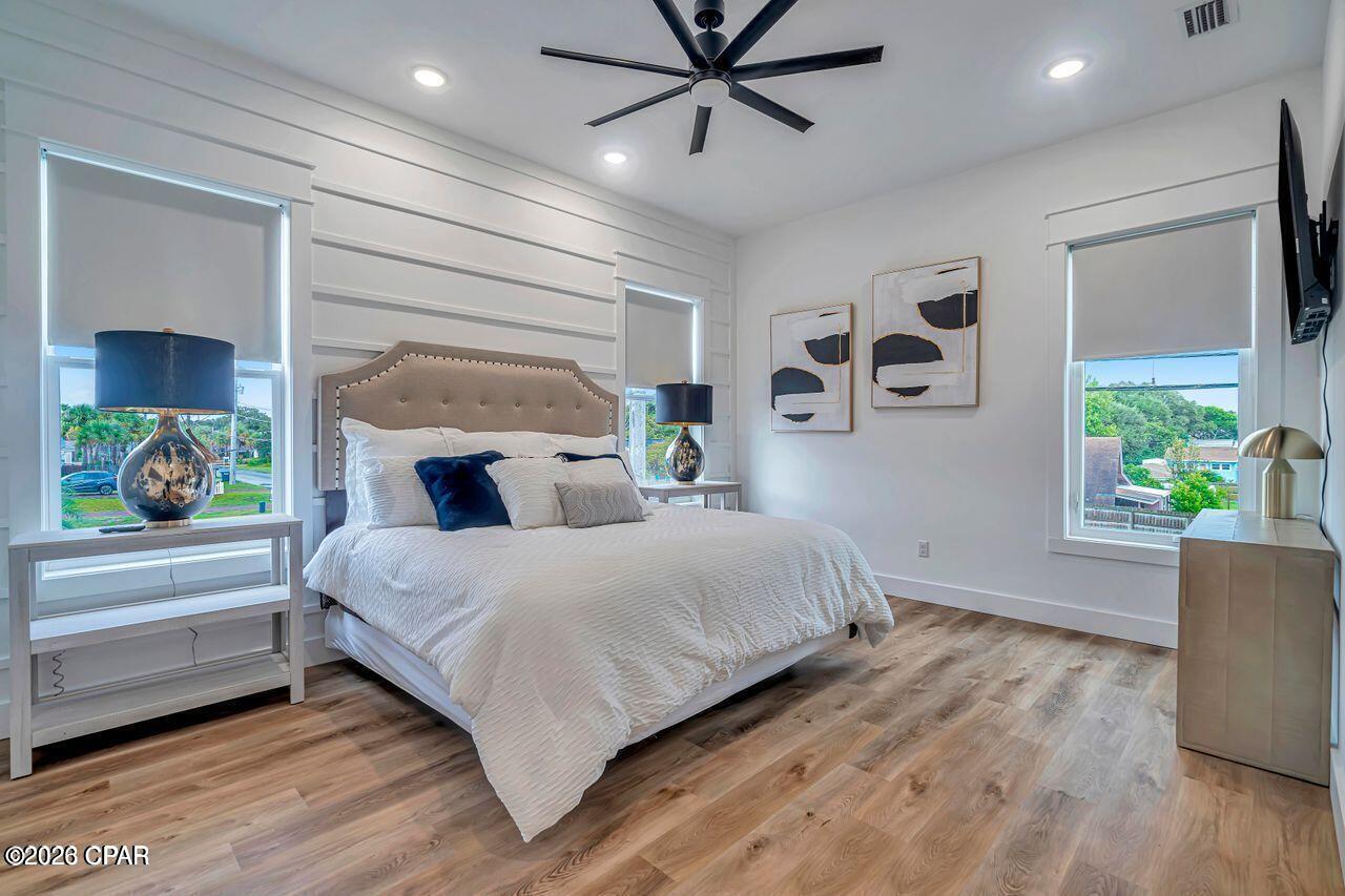 Image 10 For 20300 First Avenue