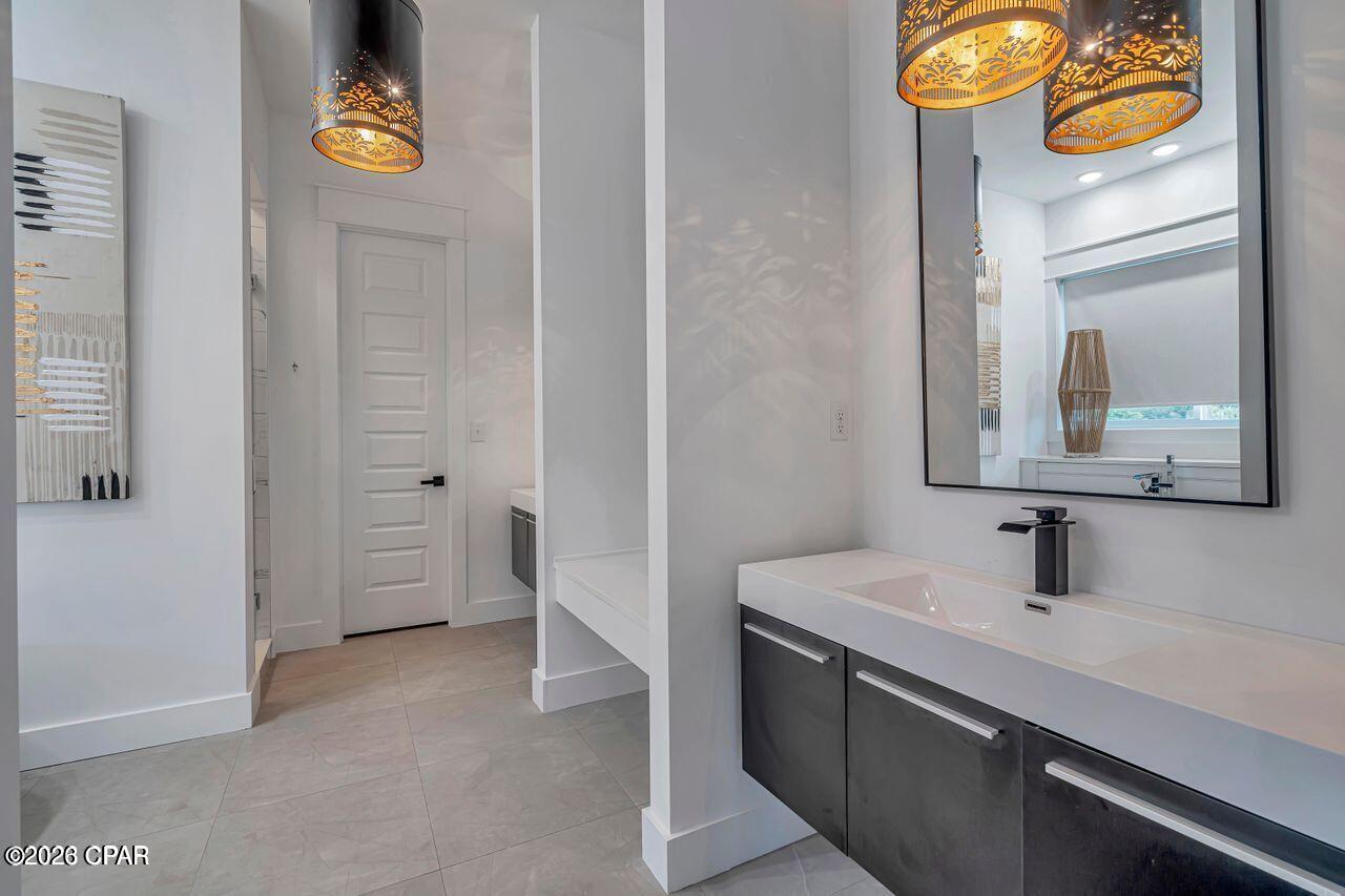 Image 11 For 20300 First Avenue