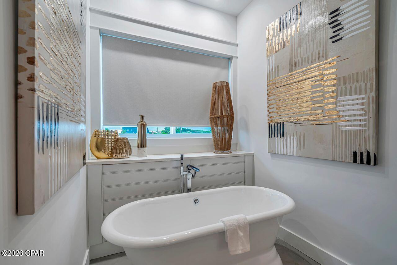 Image 12 For 20300 First Avenue