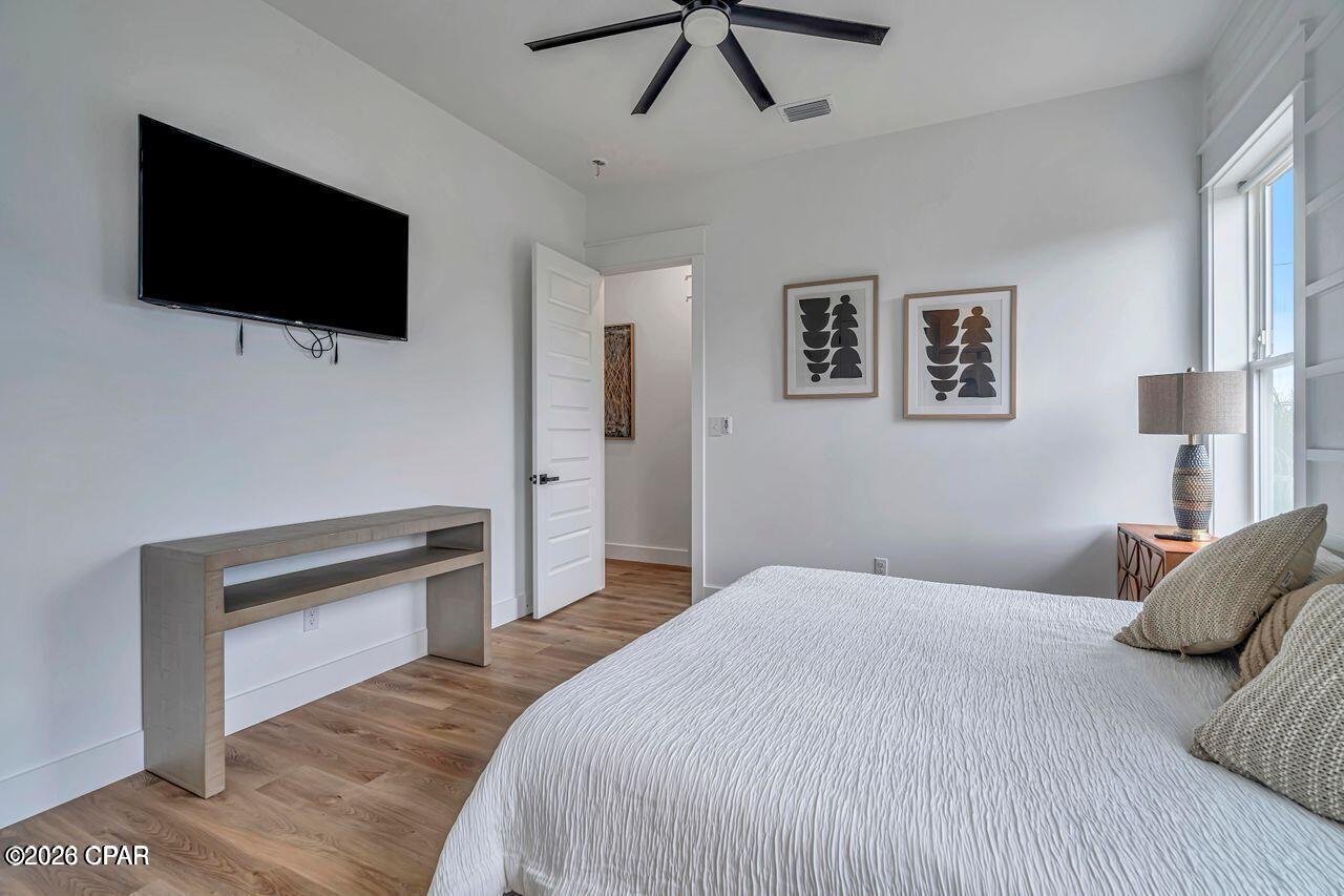 Image 15 For 20300 First Avenue