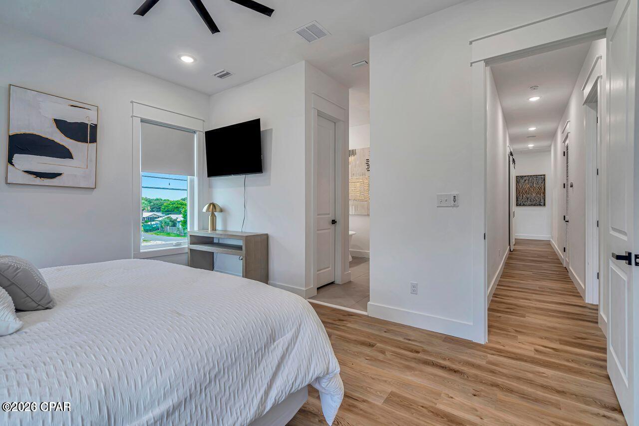 Image 16 For 20300 First Avenue