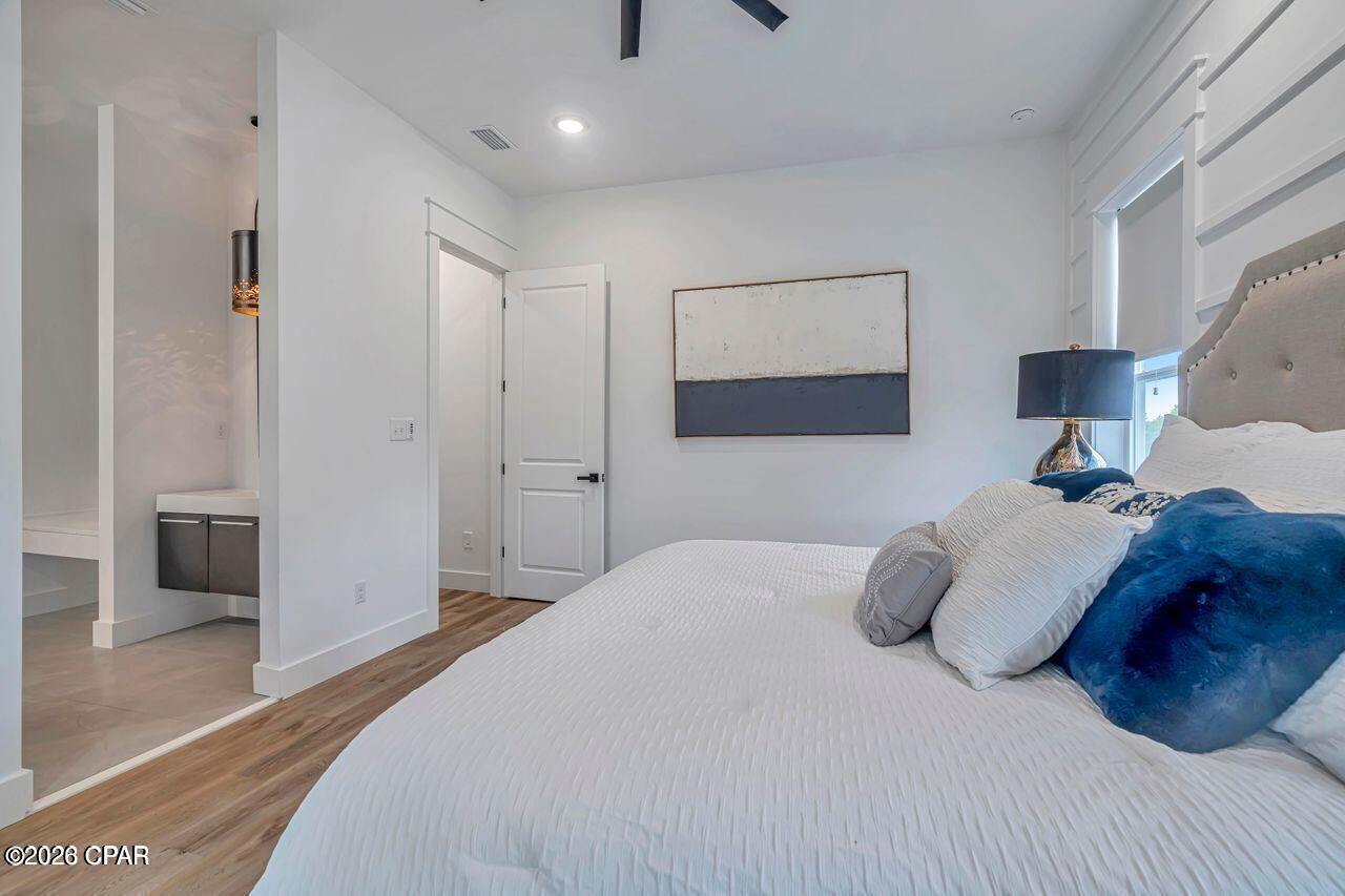 Image 17 For 20300 First Avenue