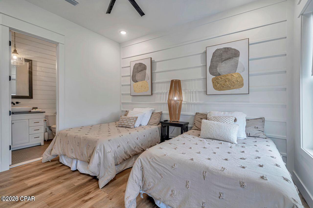 Image 19 For 20300 First Avenue